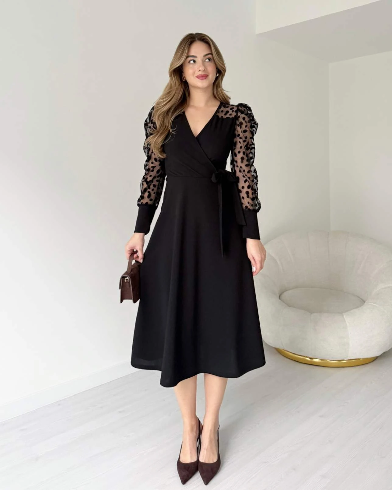 Kruvaze Yaka Kol Tasarımlı Elbise