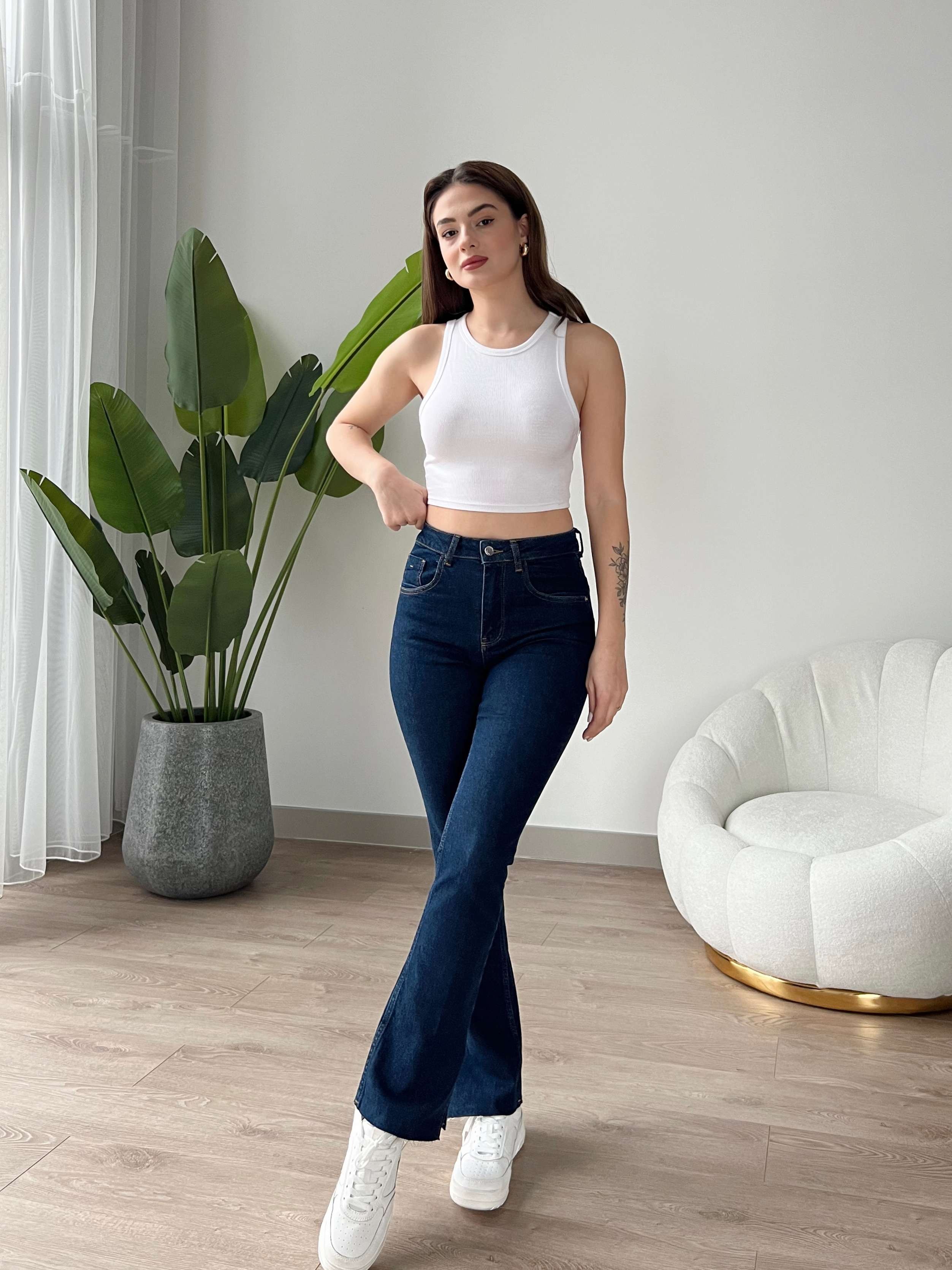 Paça Yırtmaçlı Flare Jean