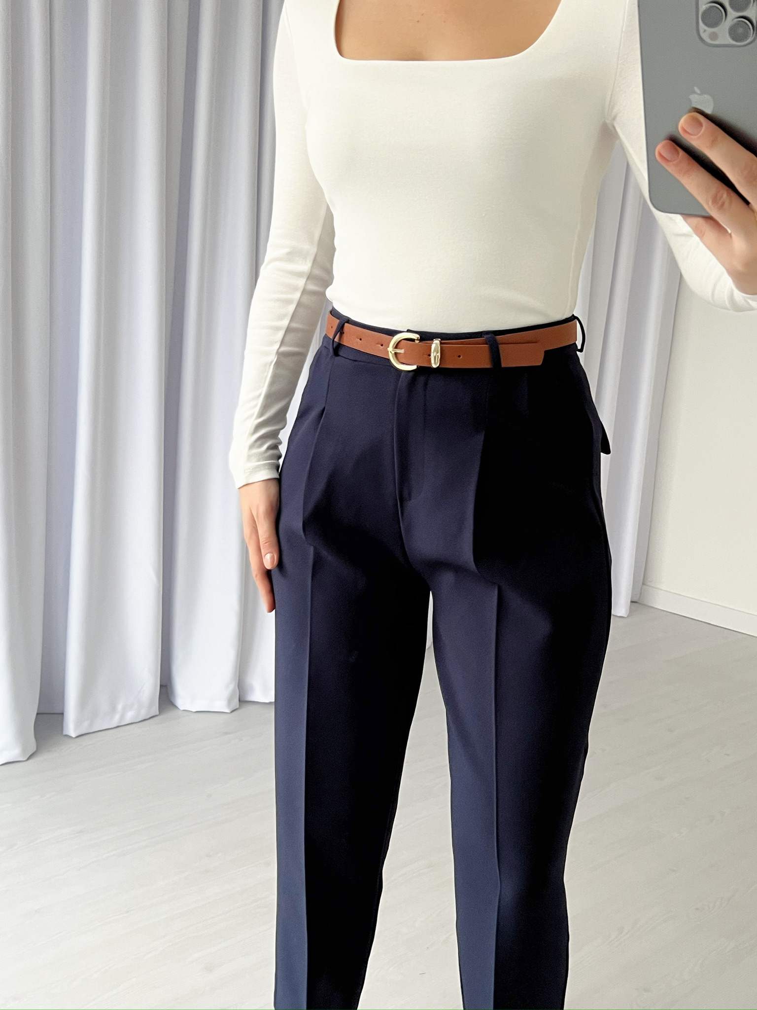 Deri Kemerli Pileli Havuç Pantolon