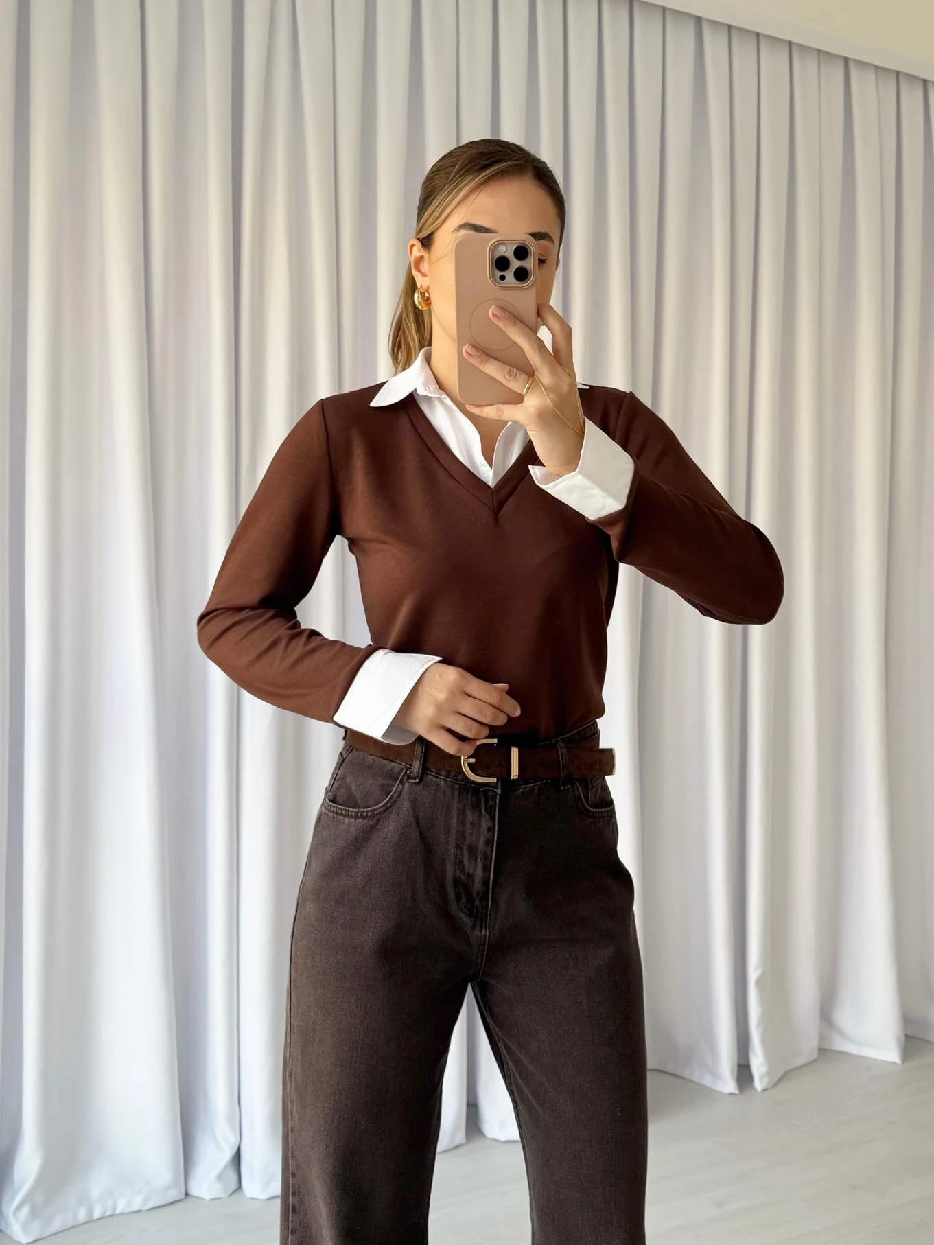 Gömlek Detaylı V Yaka T-Shirt