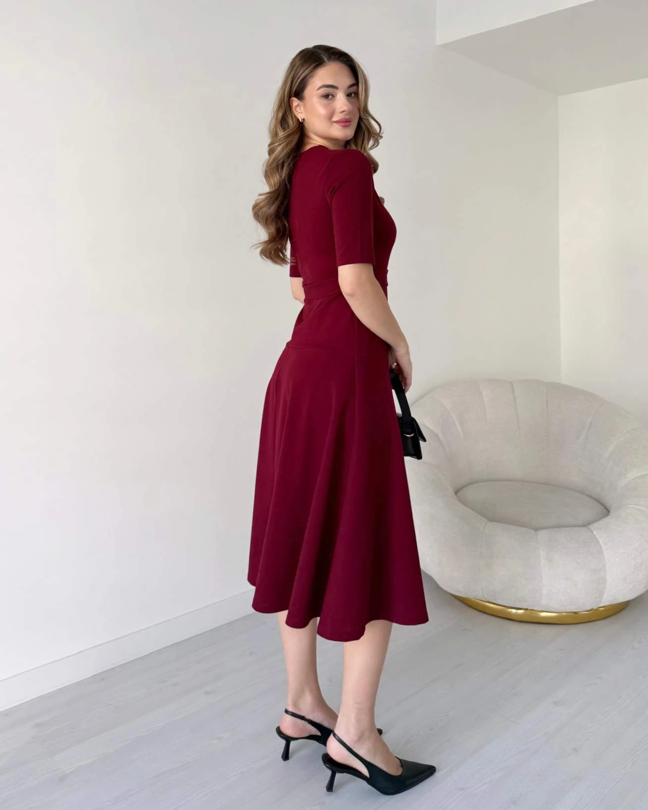 Kısa Kol Kemerli Midi Boy Elbise