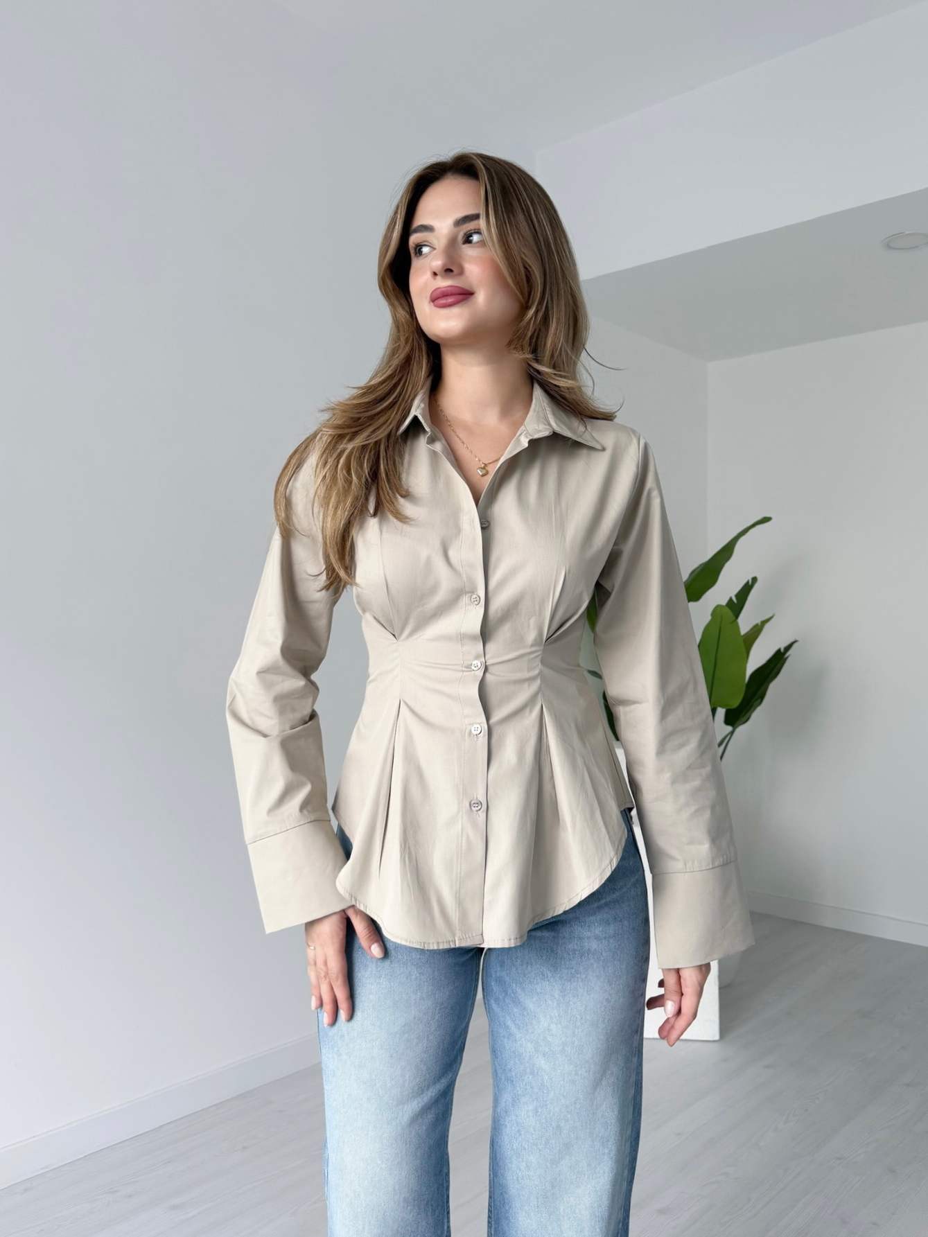 Belden Oturtmalı Poplin Gömlek - Bej