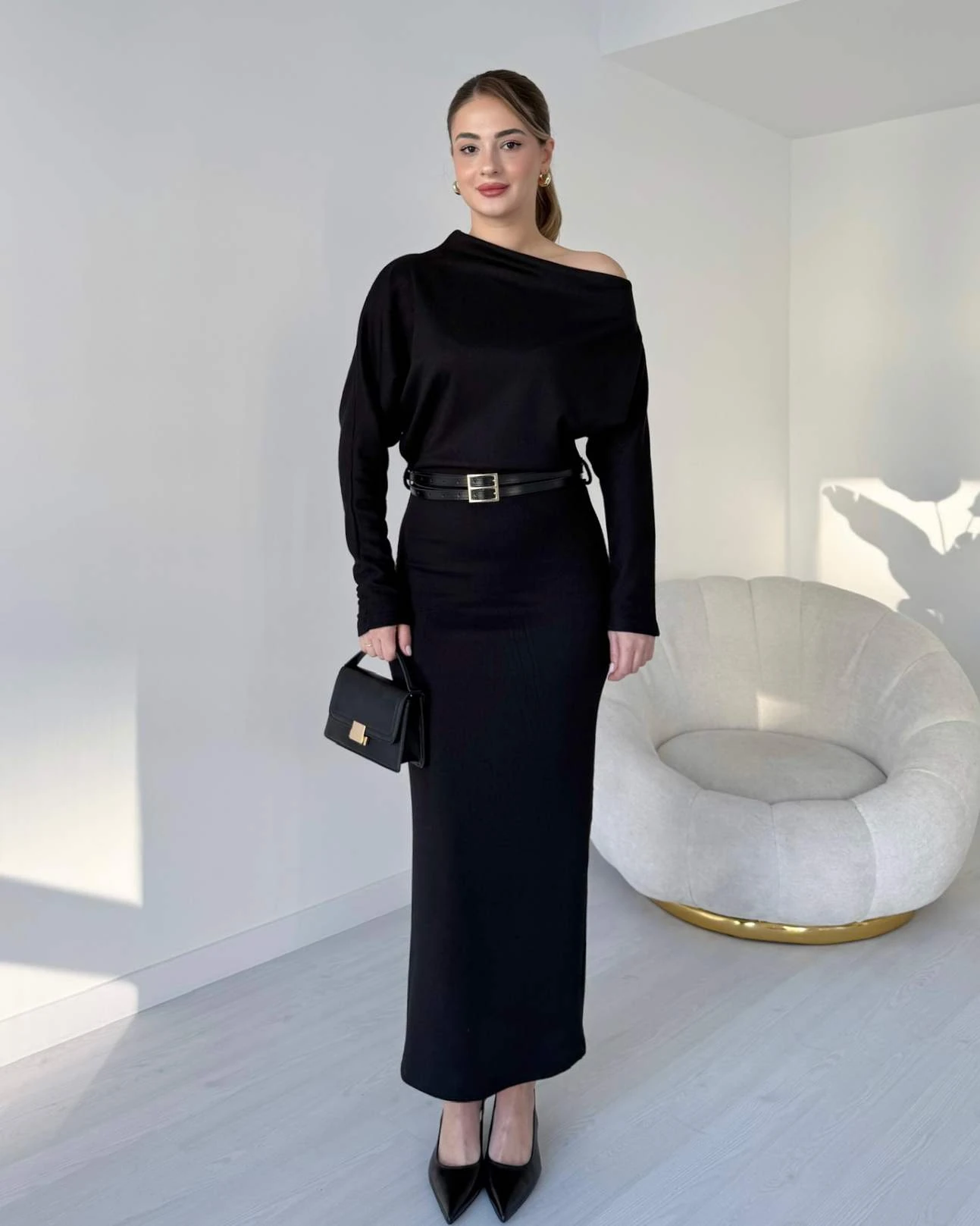 Düşük Omuz Kemerli Maksi Elbise