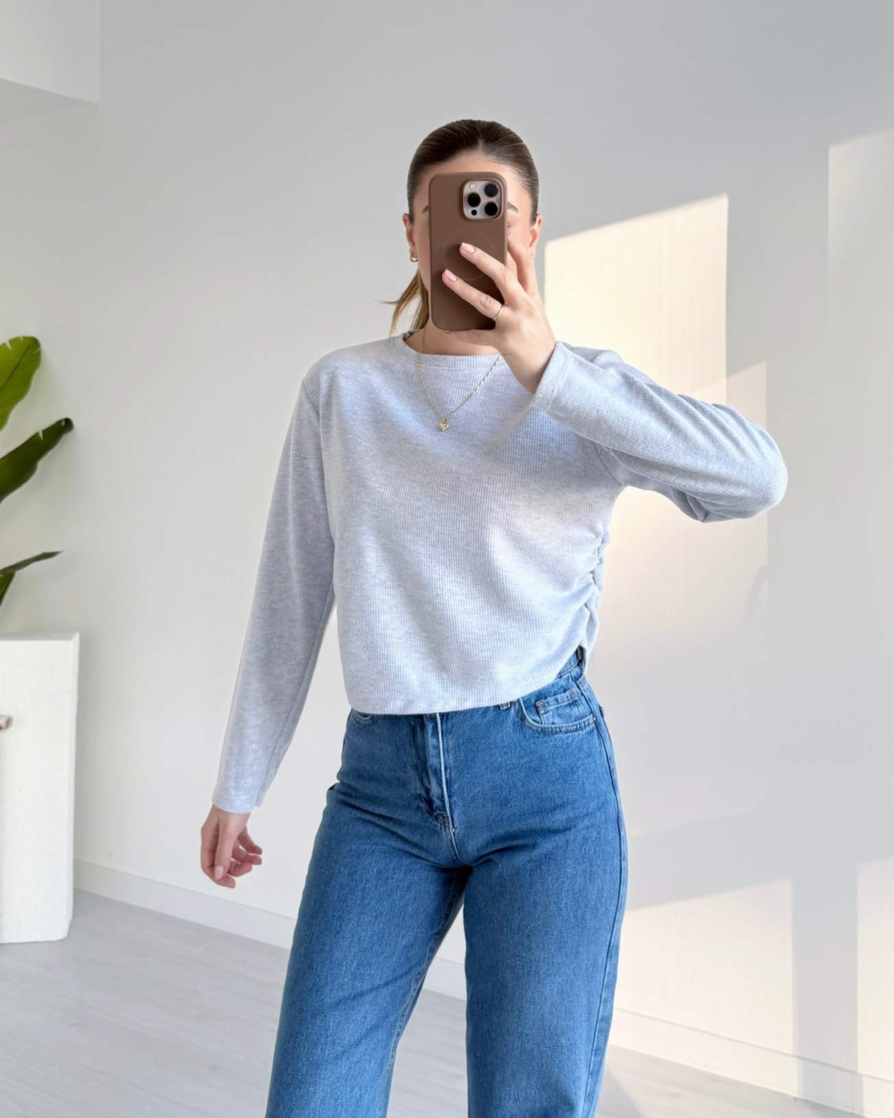 Yanı Büzgülü Soft Dokulu Bluz - Gri