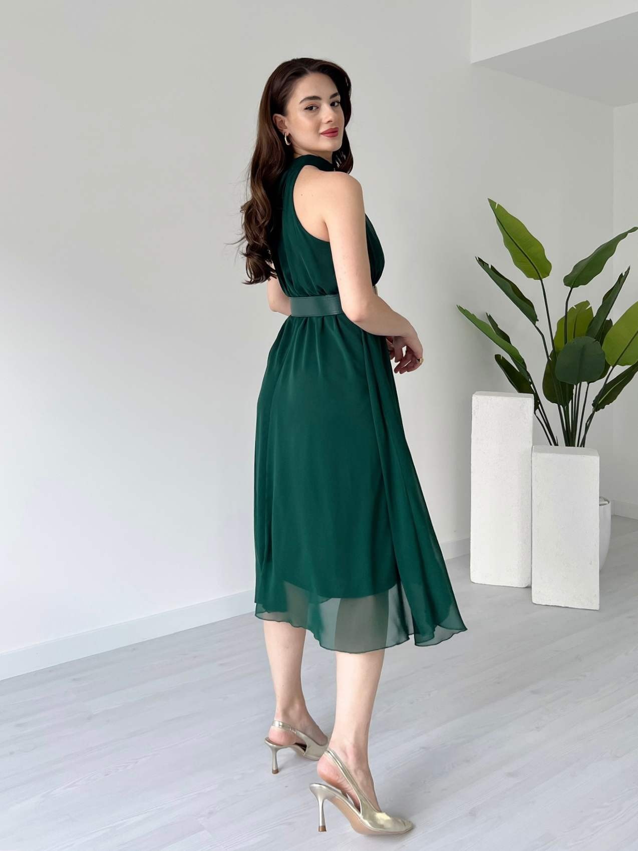 Halter Yaka Kemerli Şifon Elbise
