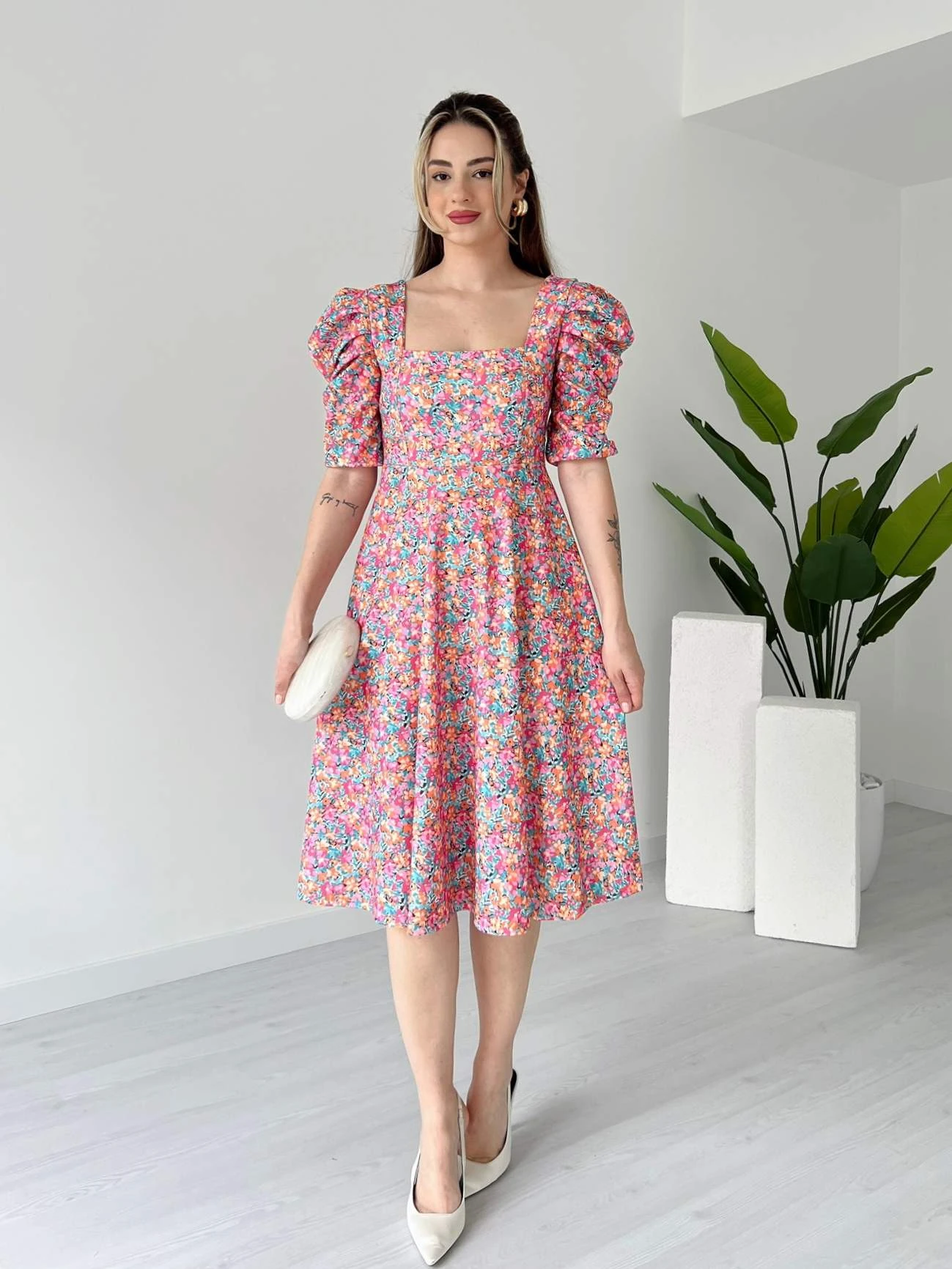 Kare Yaka Desenli Midi Elbise - Pembe