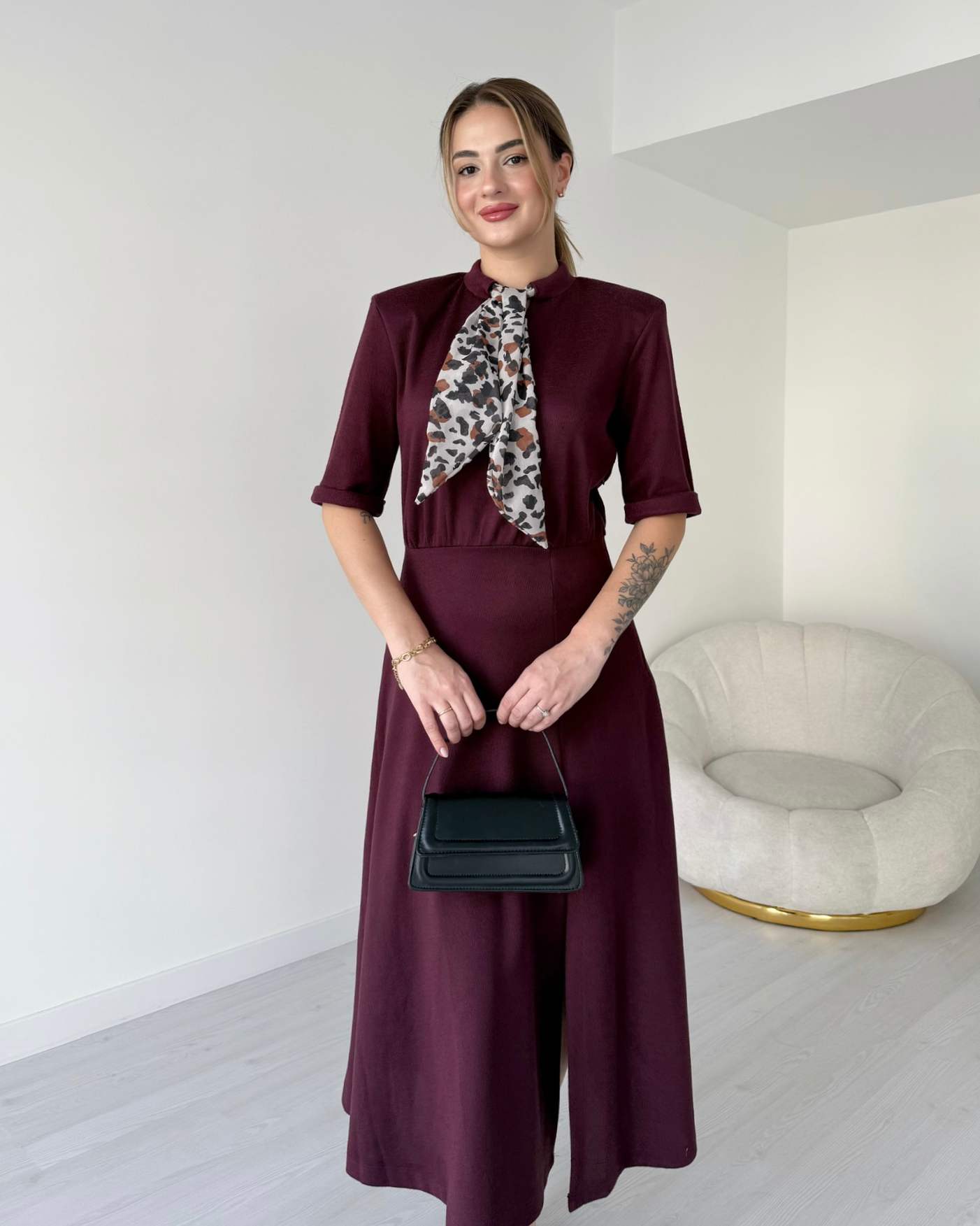 Fular Detaylı Midi Boy Elbise