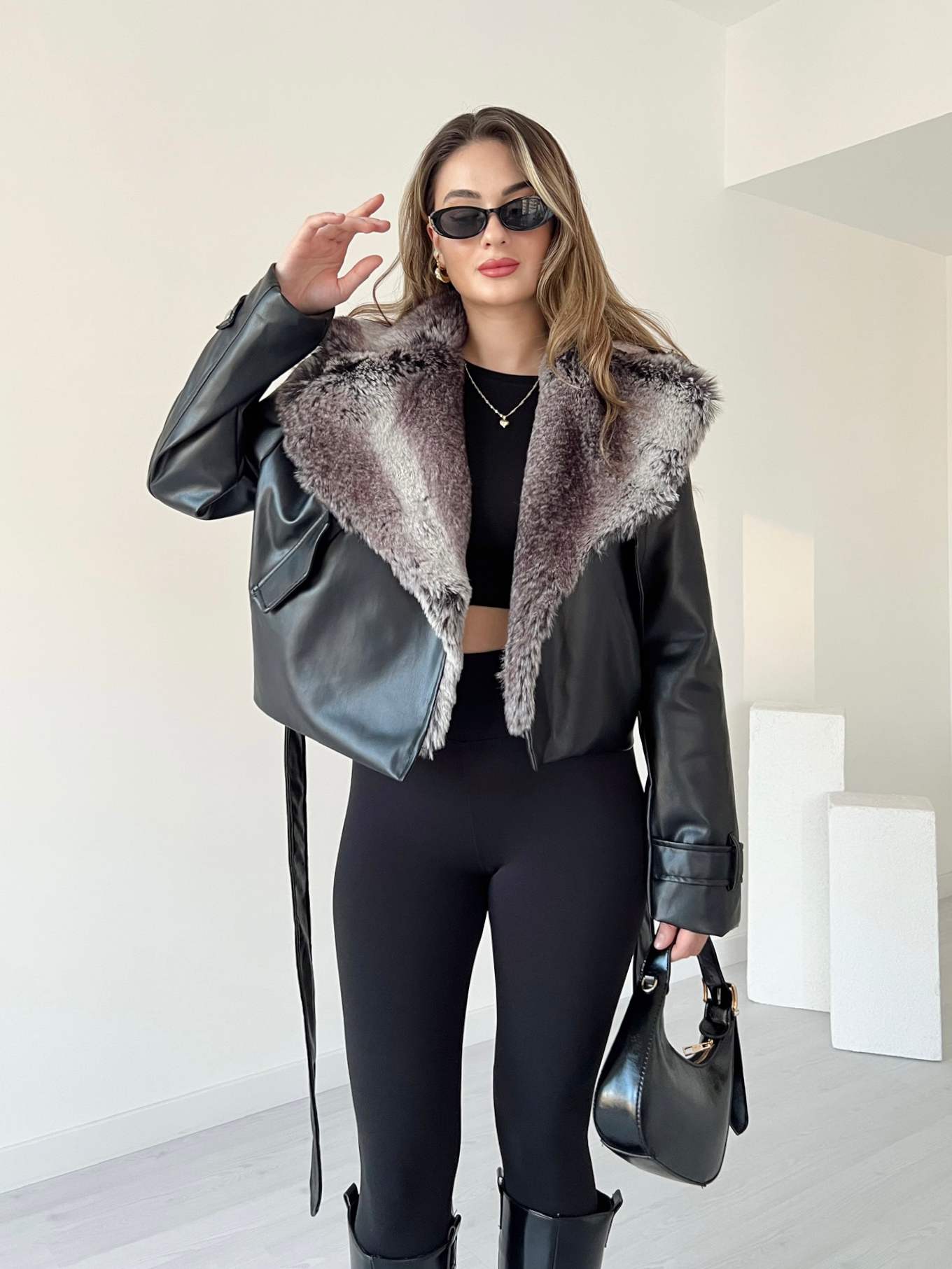 Yakası Kürklü Deri Ceket