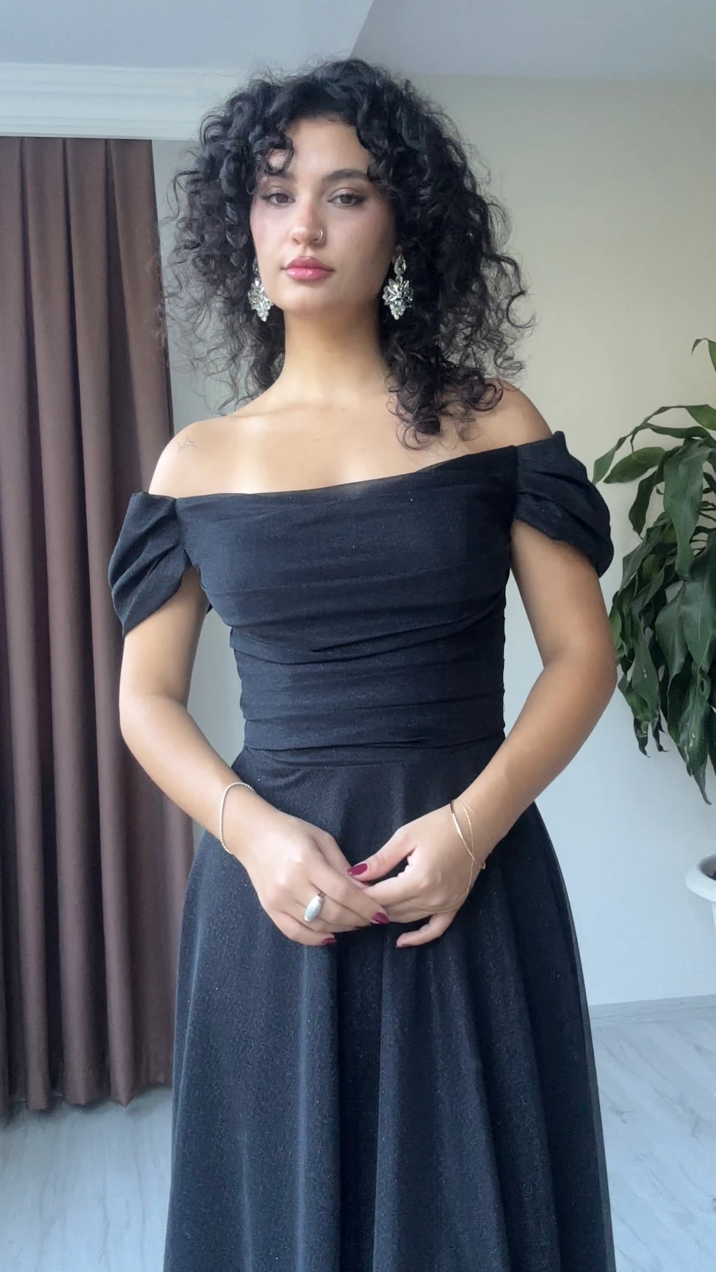 Velina Madonna Yaka Abiye - Siyah