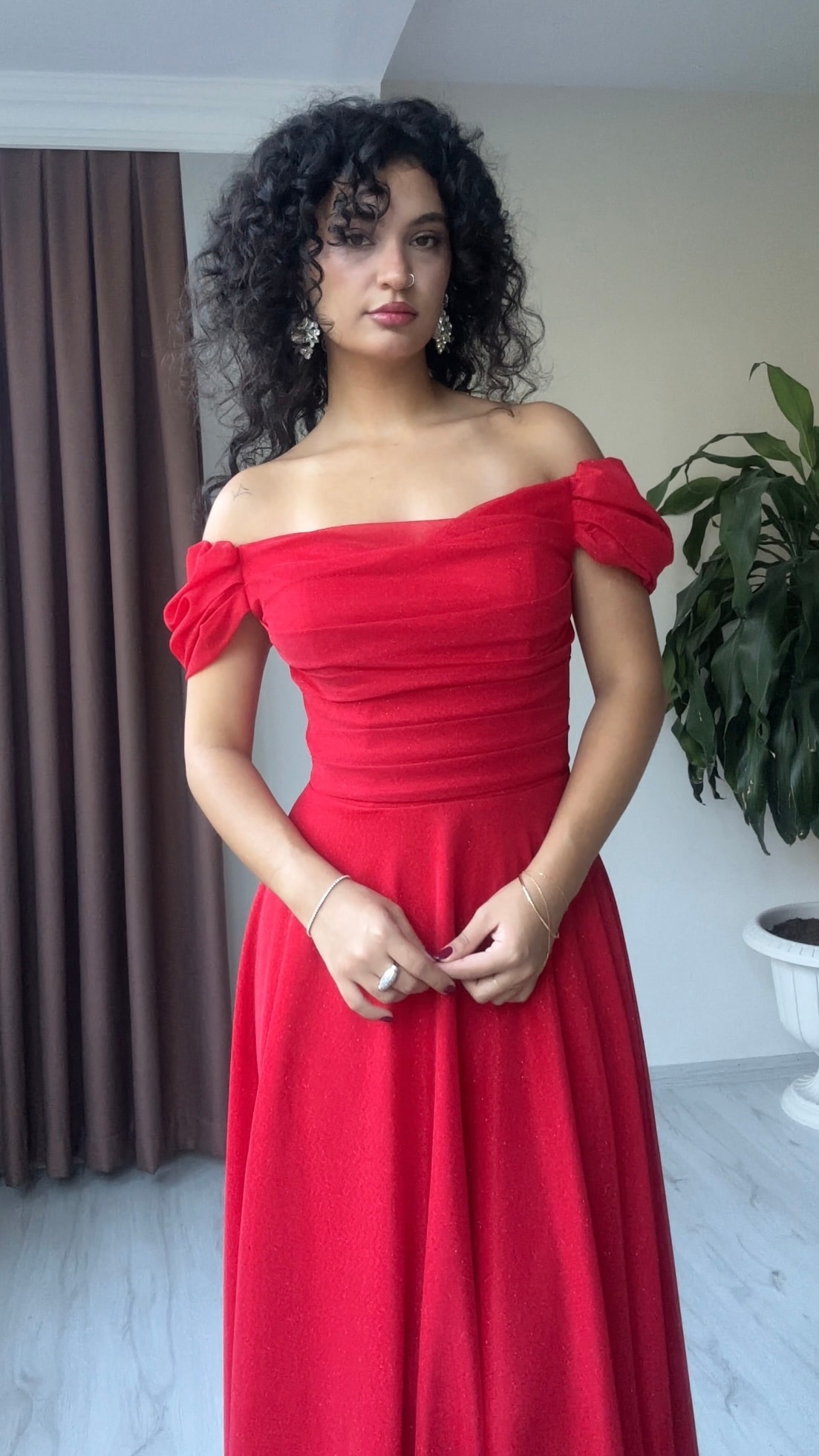 Velina Madonna Yaka Abiye