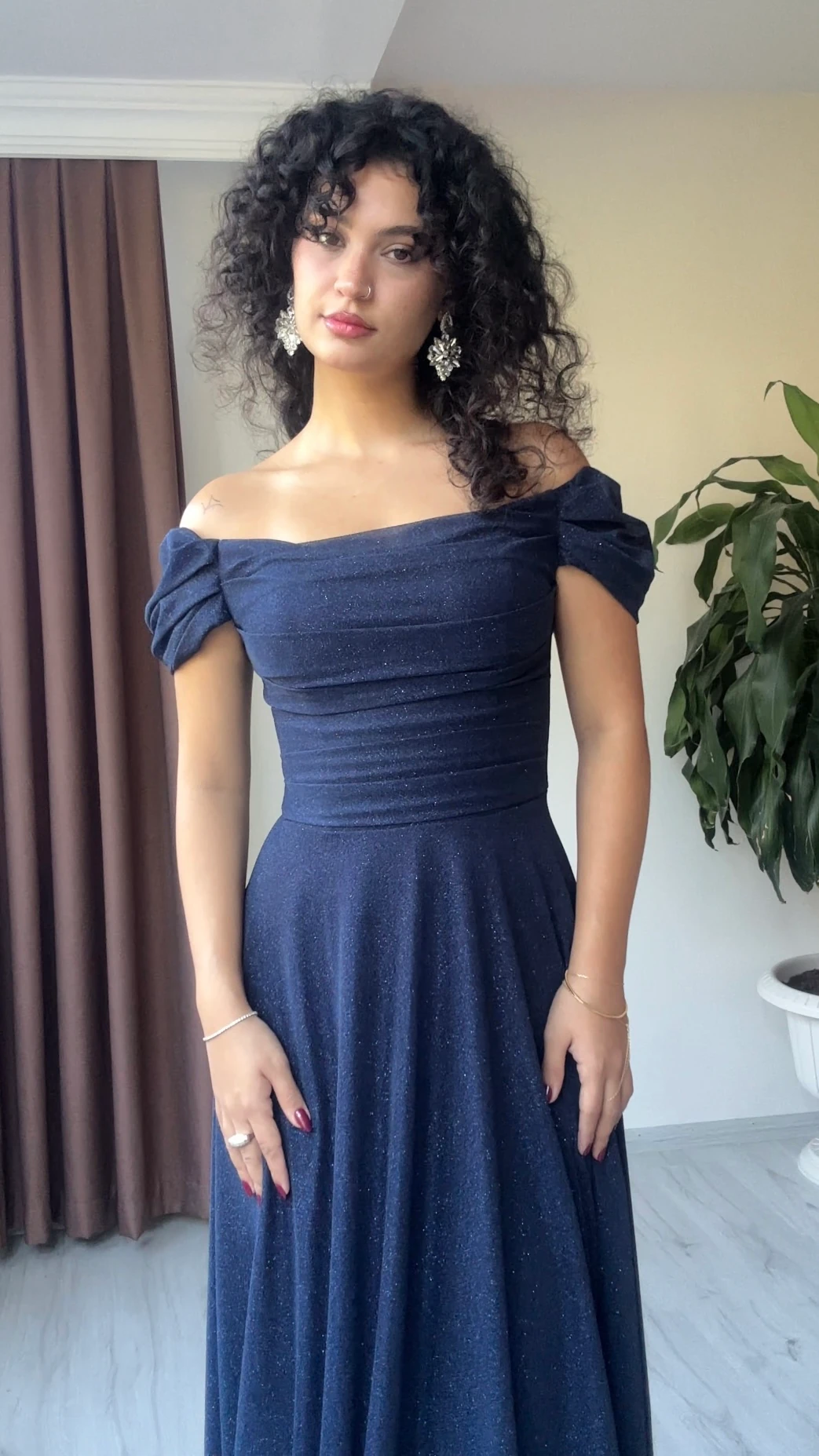 Velina Madonna Yaka Abiye - Lacivert