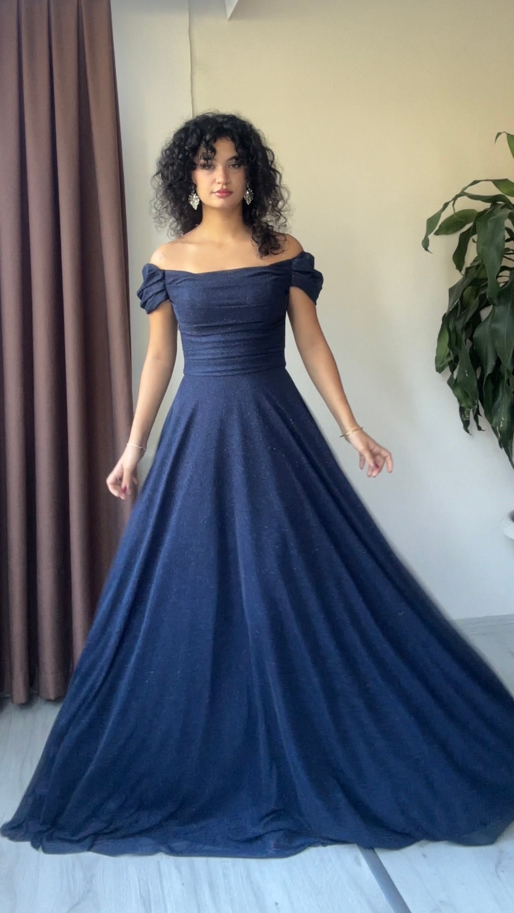 Velina Madonna Yaka Abiye - Lacivert