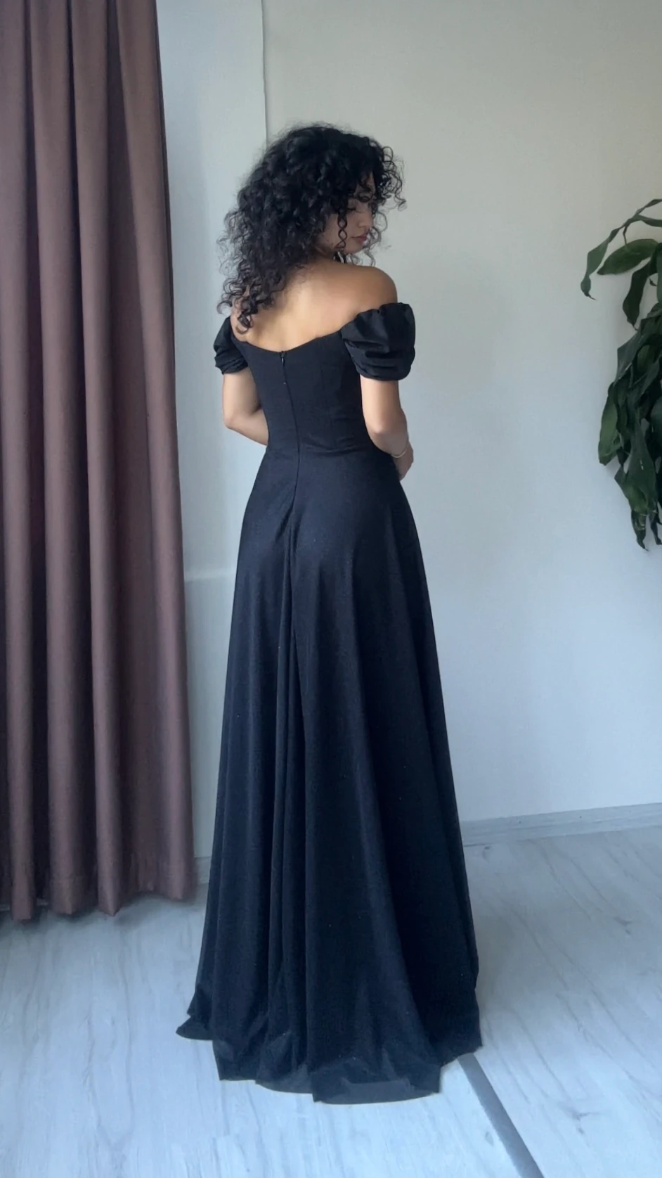 Velina Madonna Yaka Abiye - Siyah