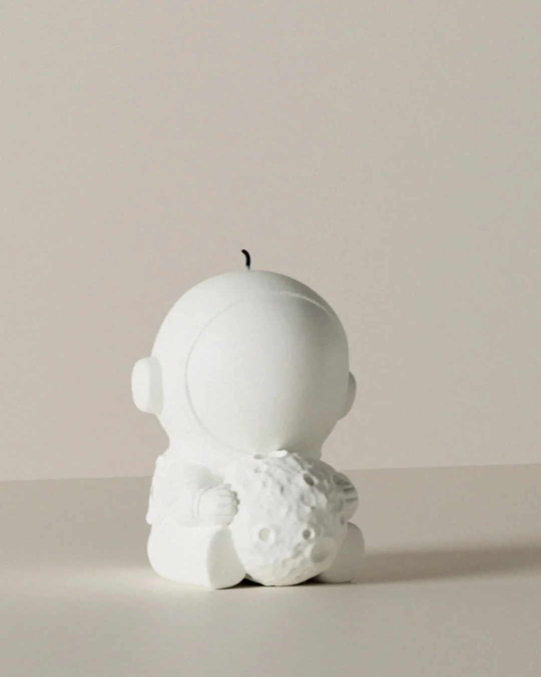 Astronot Tasarımlı Yasemin Kokulu Soya Wax Mum – Dekoratif & El Yapımı