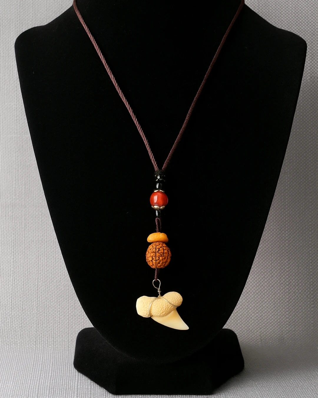 Köpek Balığı Dişi Kolye