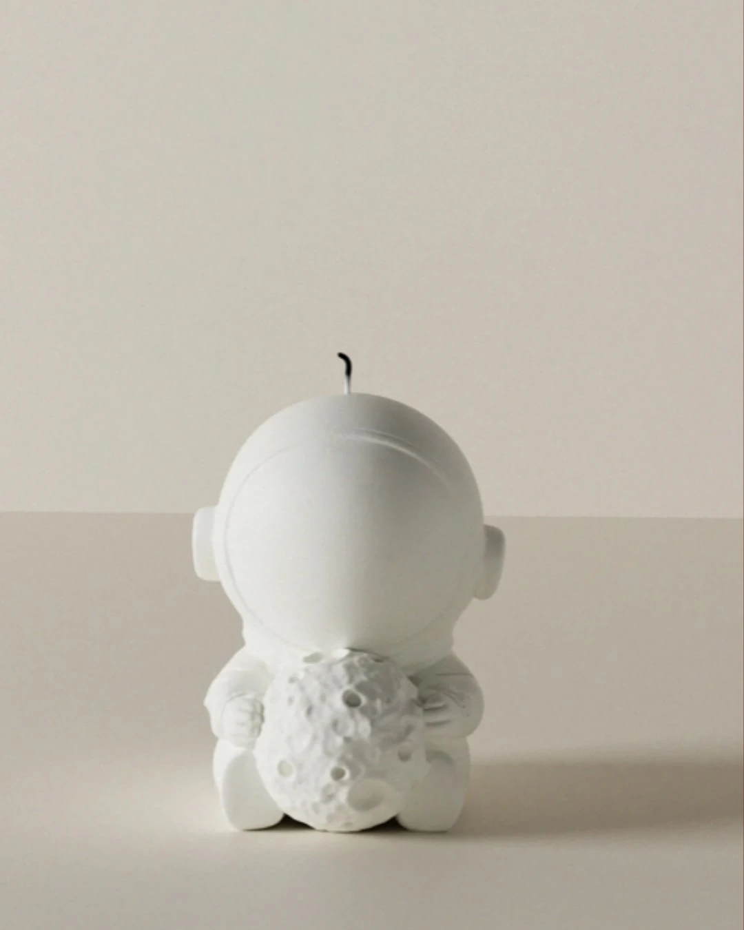 Astronot Tasarımlı Yasemin Kokulu Soya Wax Mum – Dekoratif & El Yapımı