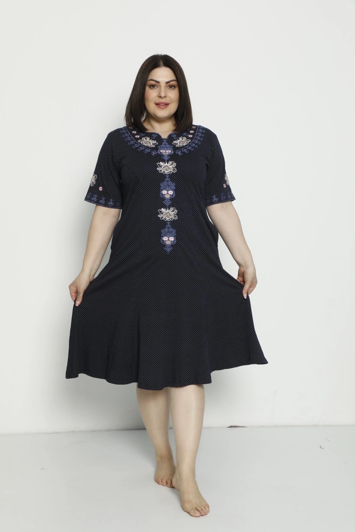 Puantiyeli Cepli Nakış Detaylı Büyük Beden Kısa Kollu Penye Modal Pamuklu Elbise