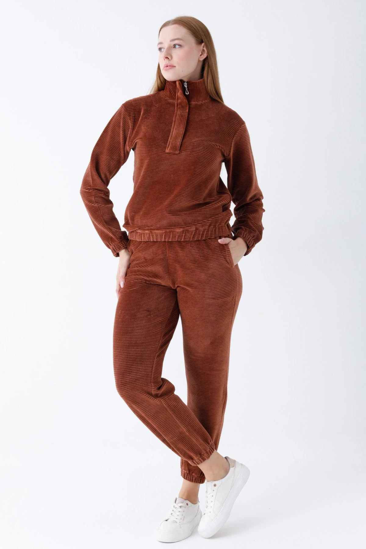 kadın haki uzun kollu cepli yakası fermuarlı  pamuklu kadife likralı alt üst eşofman takımı