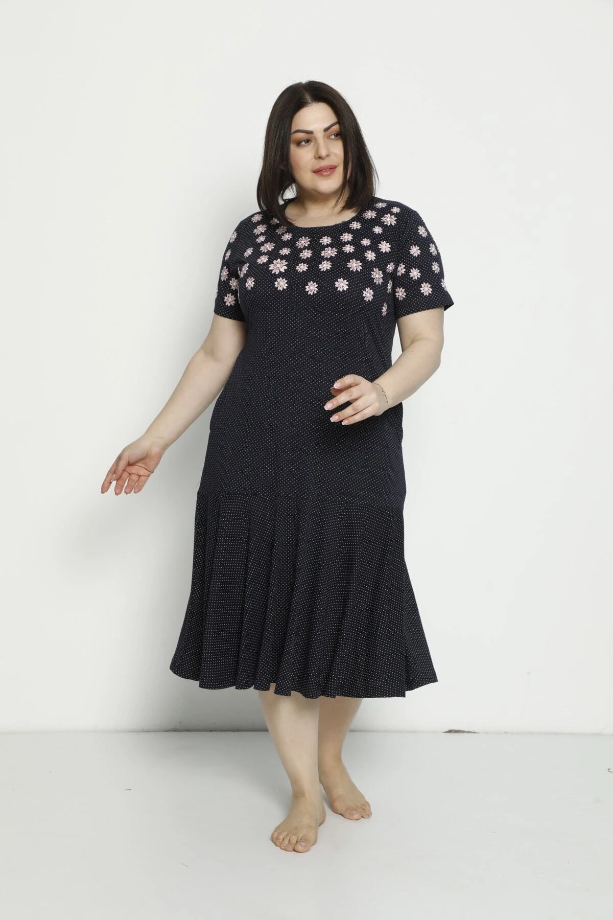 Kadın Desenli Nakış Detaylı Ve Cepli Penye Modal Pamuklu Büyük Beden Kısa Kollu Elbise