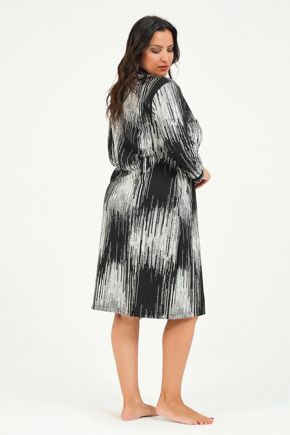 kadın desenli v yaka cepli büyük beden jakarlı elbise