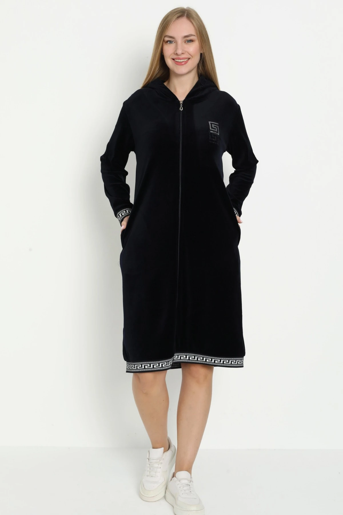 Siyah Kapüşonlu Taş Detaylı Fermuarlı Cepli Pamuklu Kadife Elbise