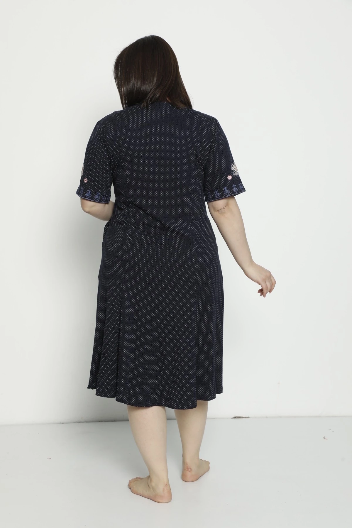 Puantiyeli Cepli Nakış Detaylı Büyük Beden Kısa Kollu Penye Modal Pamuklu Elbise