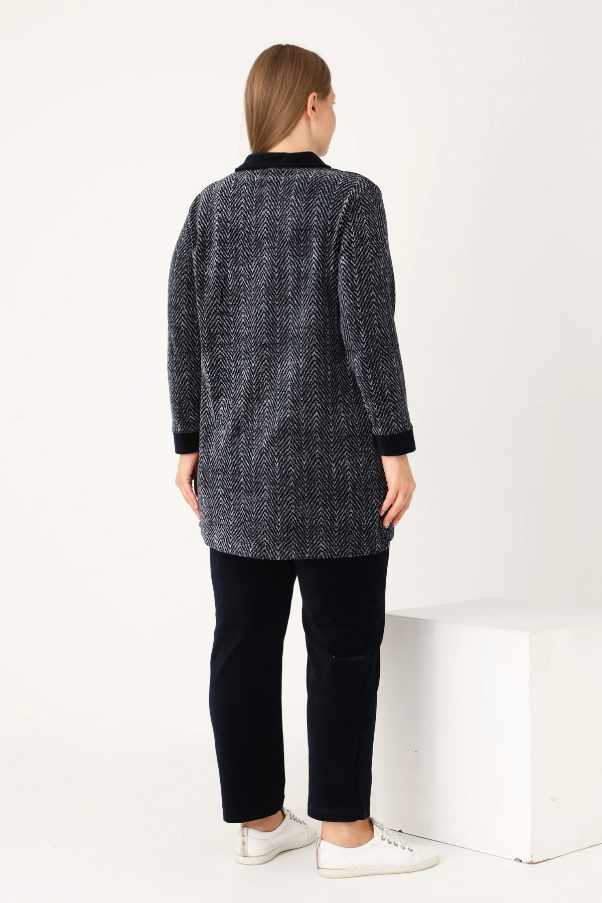 Kadın Büyük Beden Lacivert Desenli Pamuklu Kadife Fermuarlı Uzun Kollu Cepli Alt Üst Eşofman Takımı