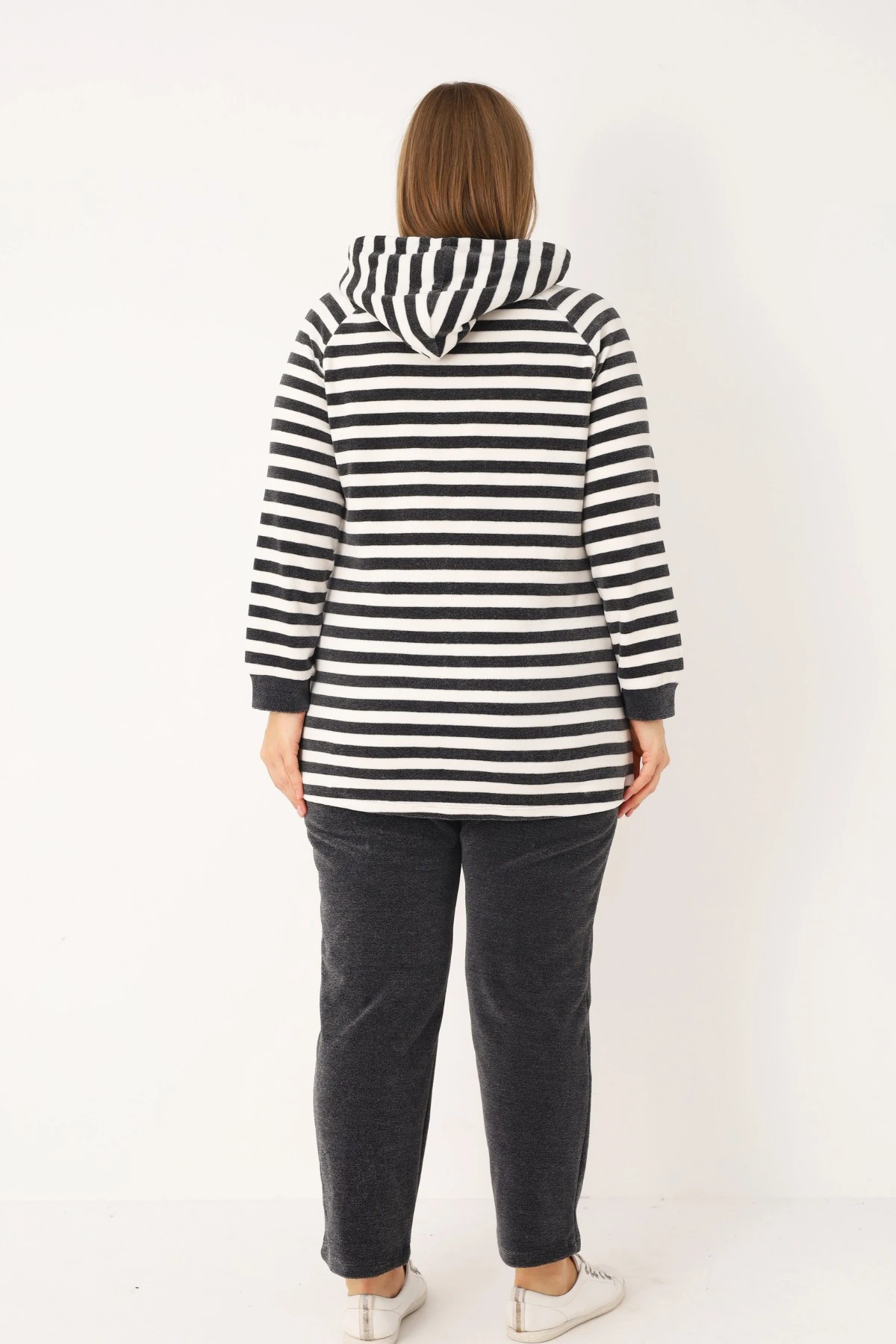 Çizgili Kapüşonlu Fermuarlı Cepli Uzun Kollu Alt-Üst Eşofman Takımı