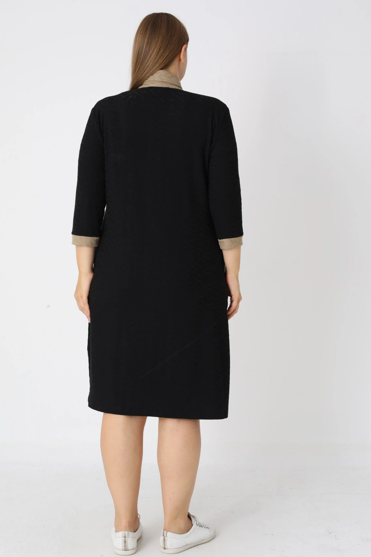 Siyah Desenli Truvakar Kollu Düğmeli Jakarlı Kumaş Kadın Büyük Beden Elbise