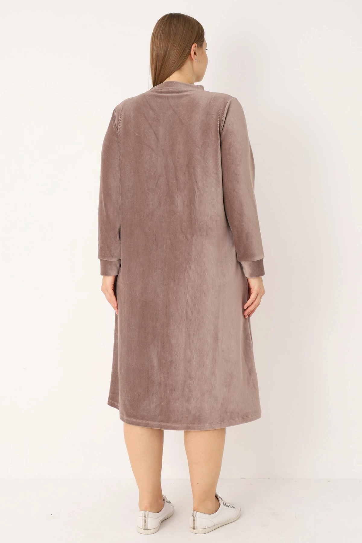 Lacivert Nakış Ve Taş Detaylı Pamuklu Kadife Fermuarlı Uzun Kollu Kadın Büyük Beden Elbise