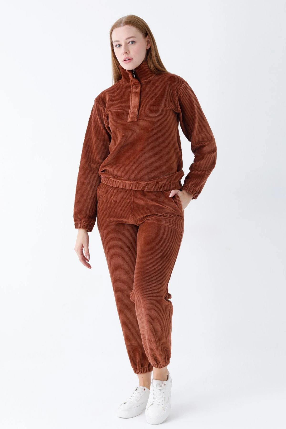 kadın haki uzun kollu cepli yakası fermuarlı  pamuklu kadife likralı alt üst eşofman takımı