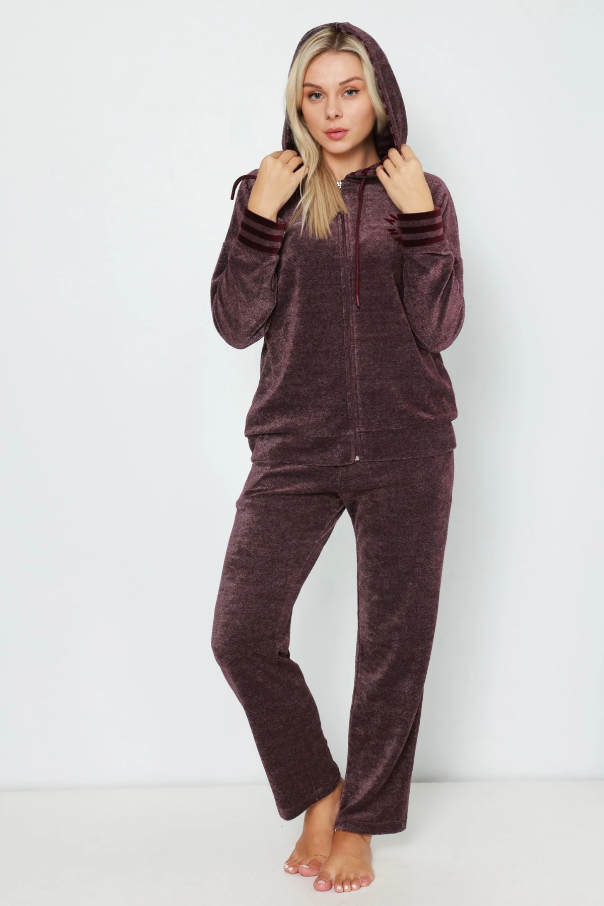 Kapüşonlu Bordo Nakış Detaylı Fermuarlı Uzun Kollu Pamuklu Kadife Kadın Alt-Üst Eşofman takımın