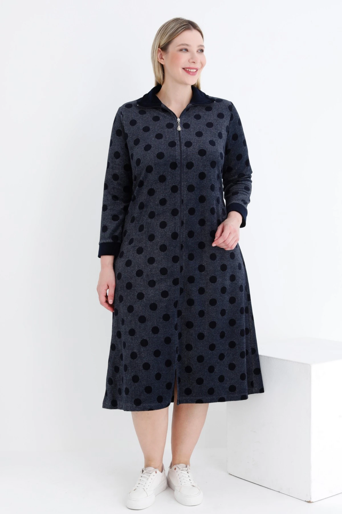Kadın Puantiyeli Fermuarlı Cepli Pamuklu Kadife Büyük Beden Elbise