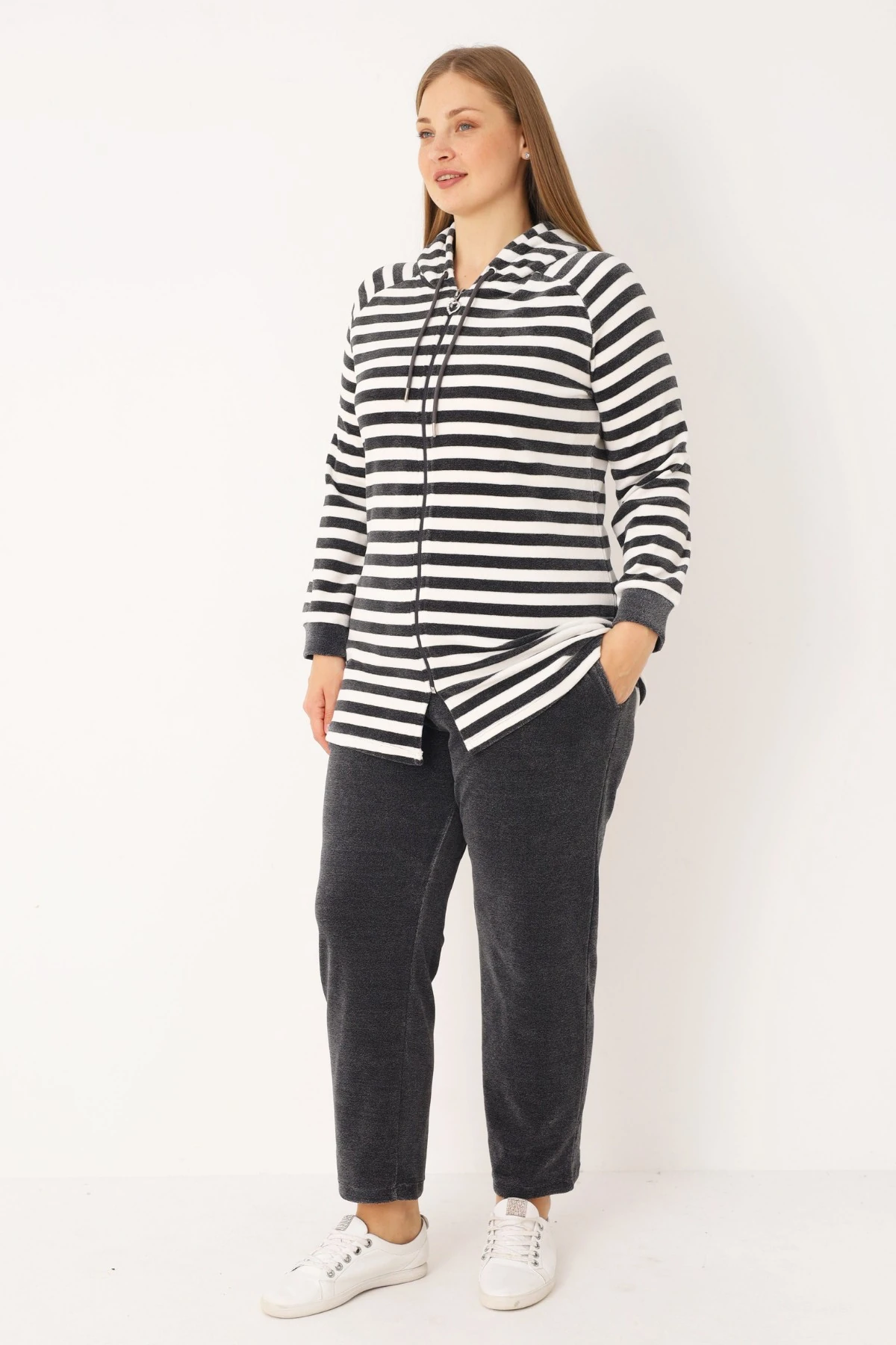 Çizgili Kapüşonlu Fermuarlı Cepli Uzun Kollu Alt-Üst Eşofman Takımı