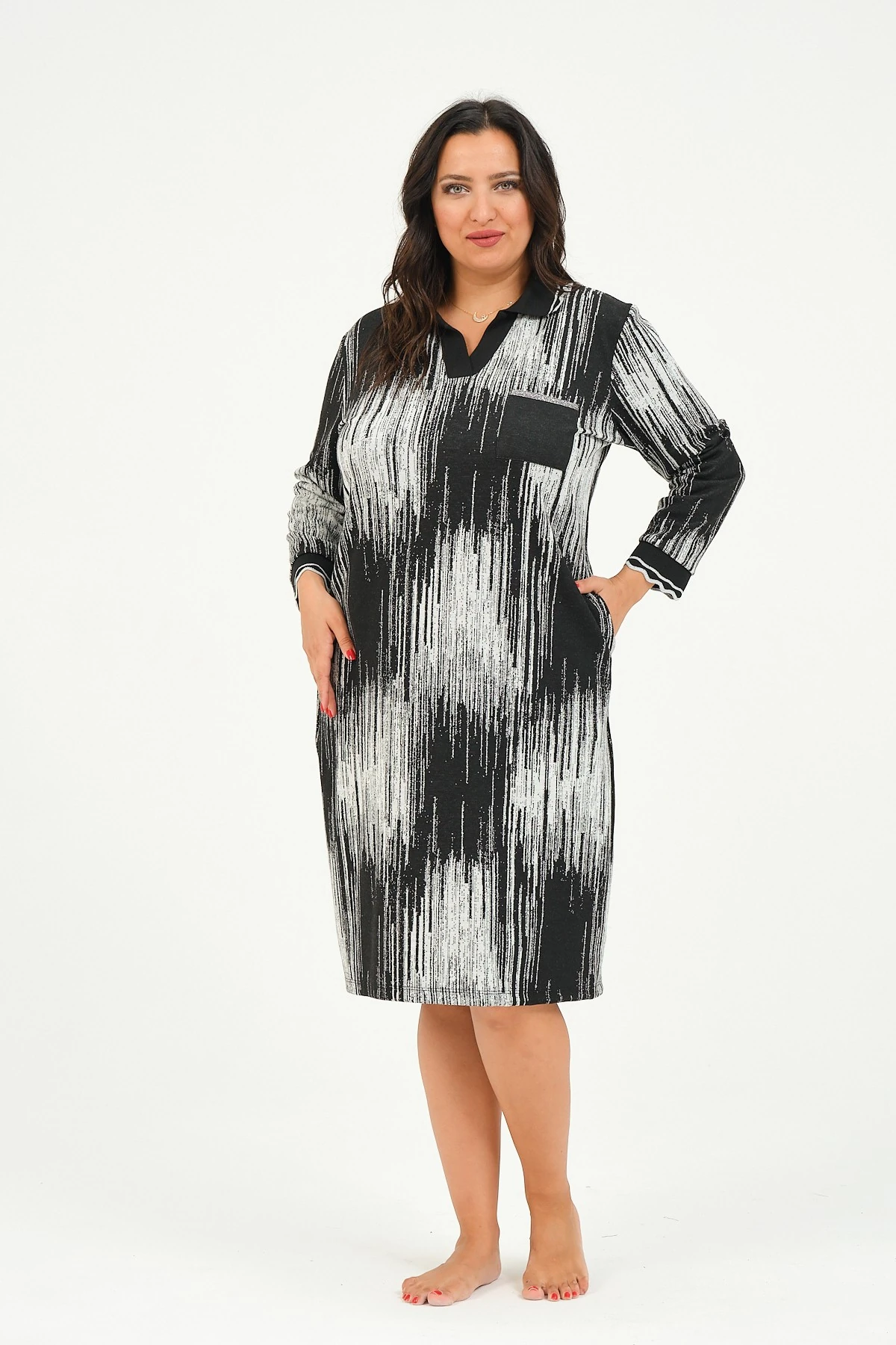 kadın desenli v yaka cepli büyük beden jakarlı elbise