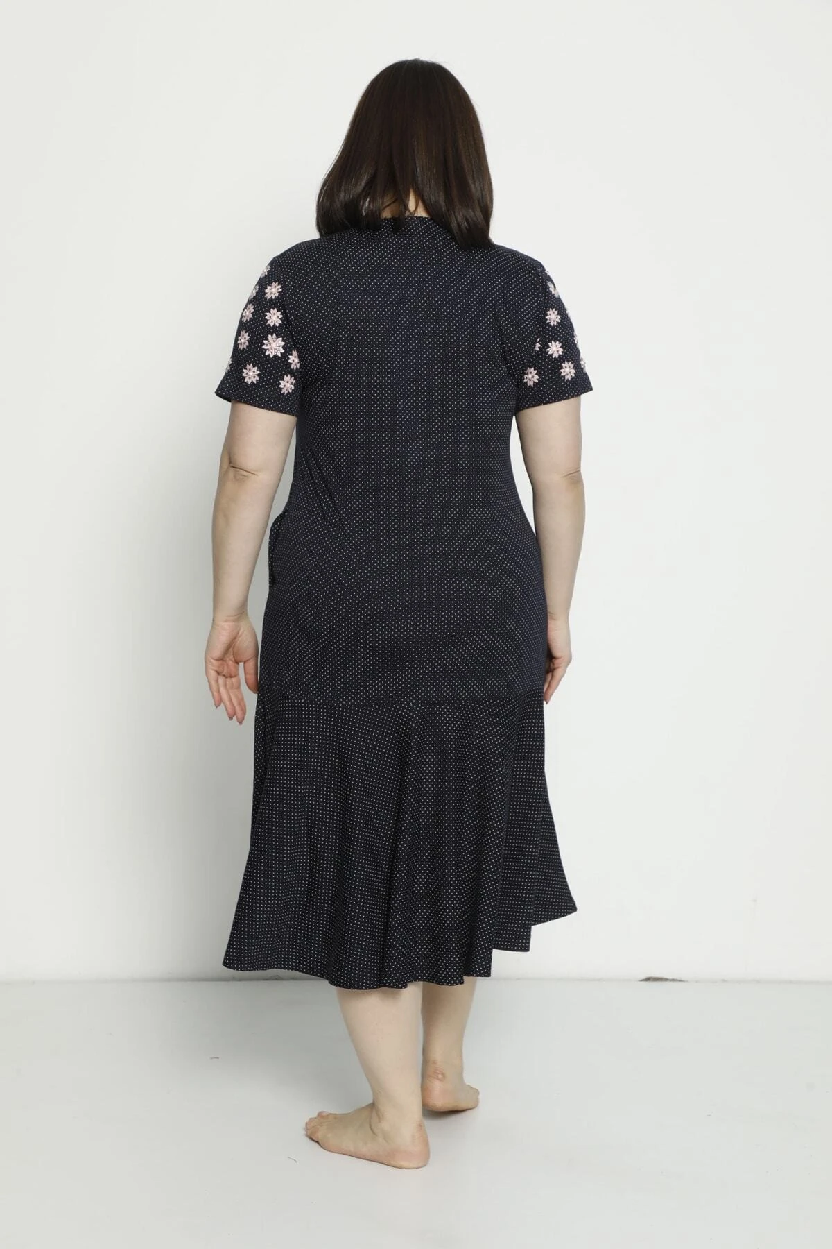 Kadın Desenli Nakış Detaylı Ve Cepli Penye Modal Pamuklu Büyük Beden Kısa Kollu Elbise