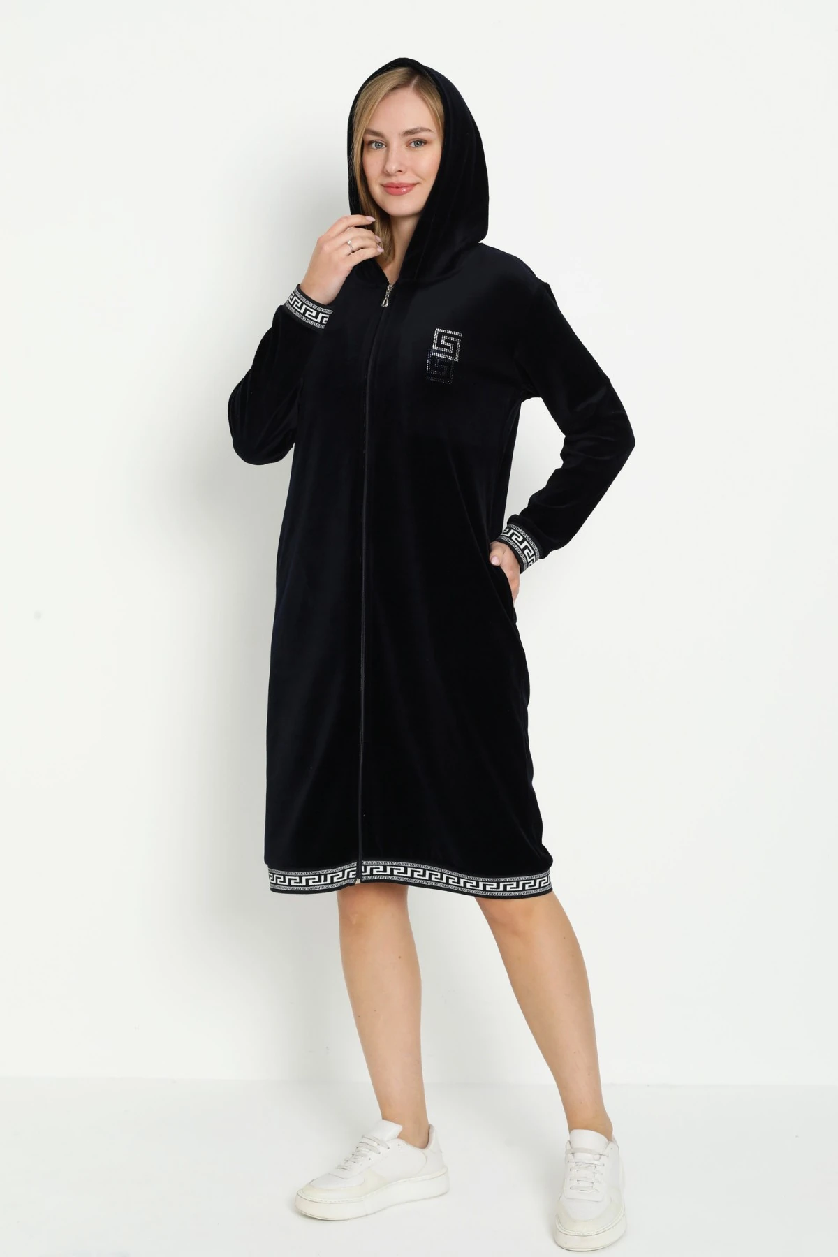 Siyah Kapüşonlu Taş Detaylı Fermuarlı Cepli Pamuklu Kadife Elbise