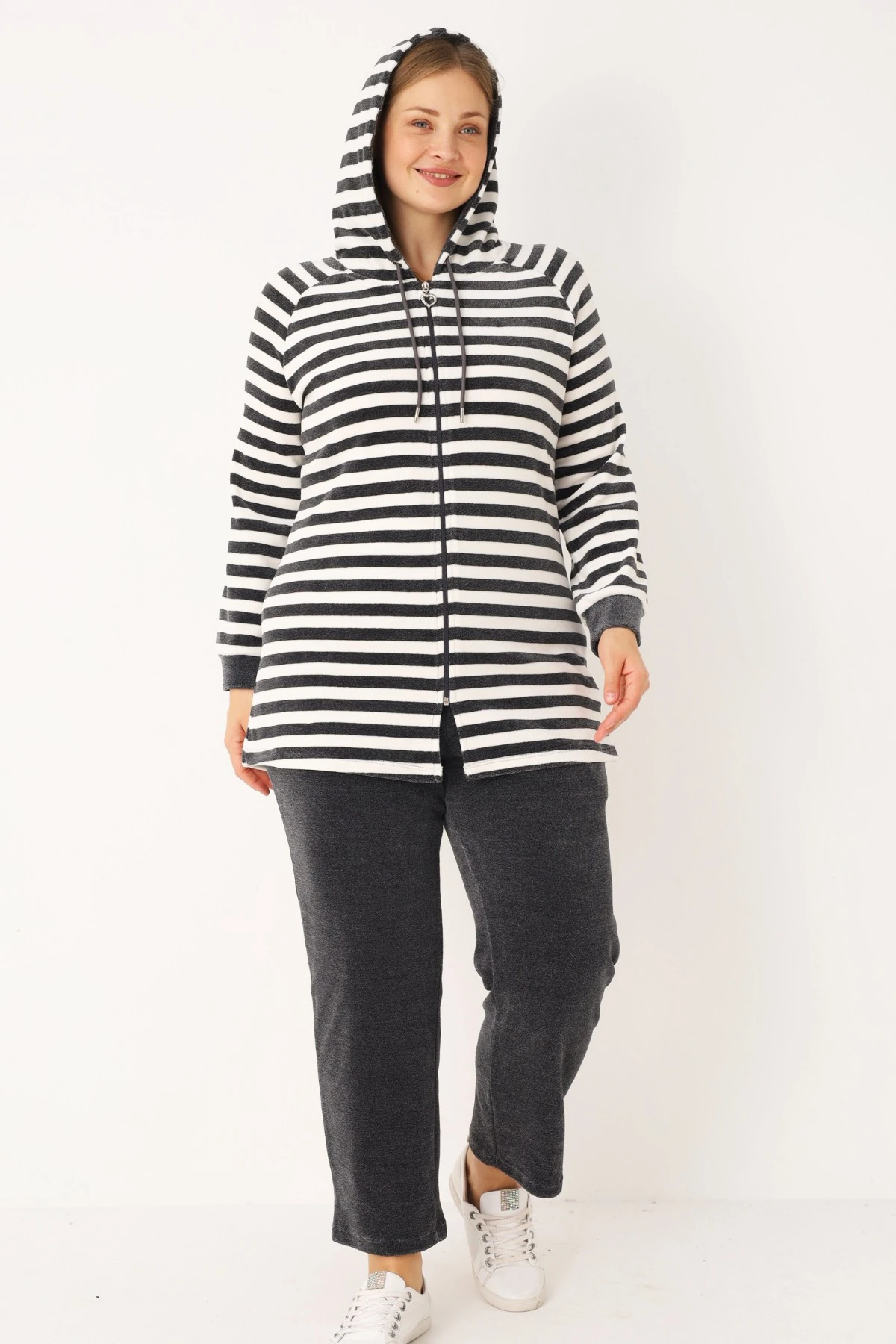 Çizgili Kapüşonlu Fermuarlı Cepli Uzun Kollu Alt-Üst Eşofman Takımı