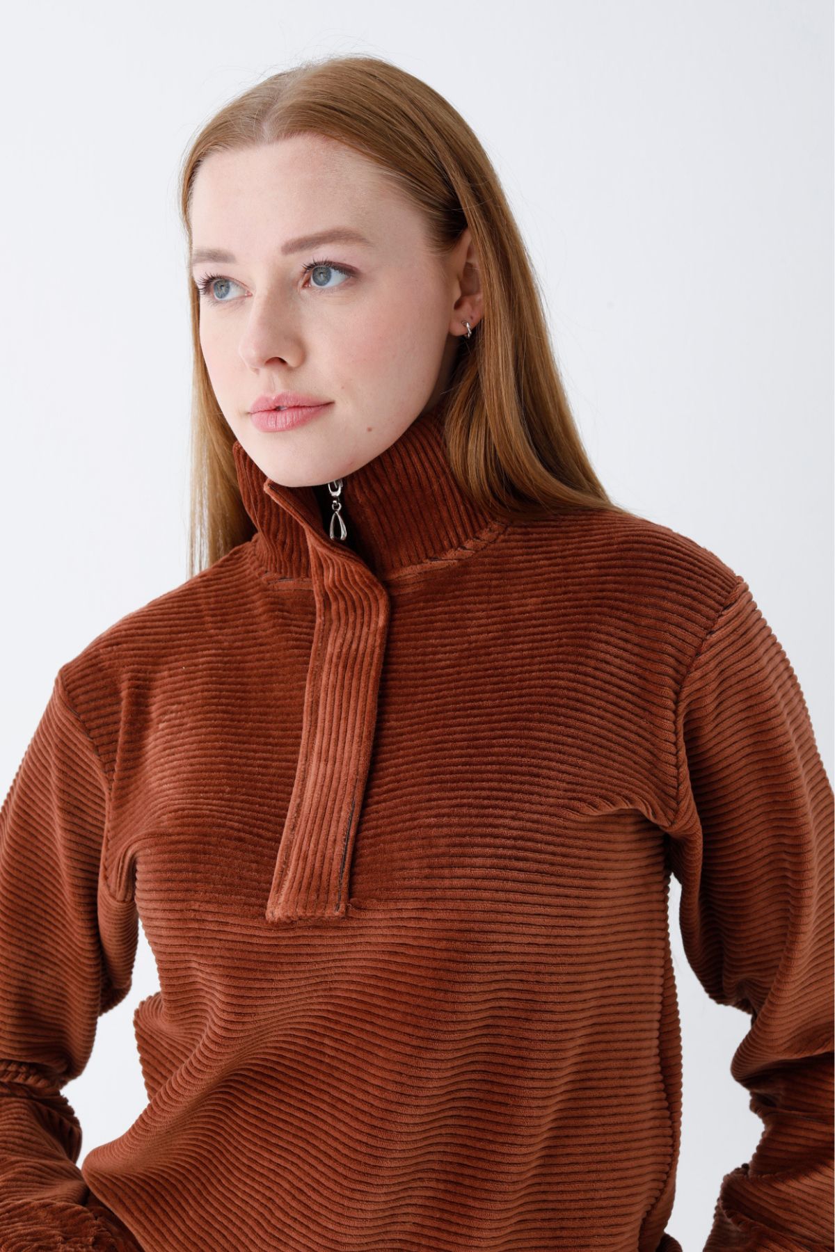 kadın haki uzun kollu cepli yakası fermuarlı  pamuklu kadife likralı alt üst eşofman takımı