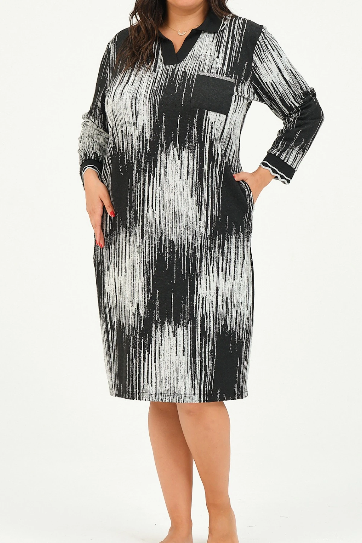 kadın desenli v yaka cepli büyük beden jakarlı elbise