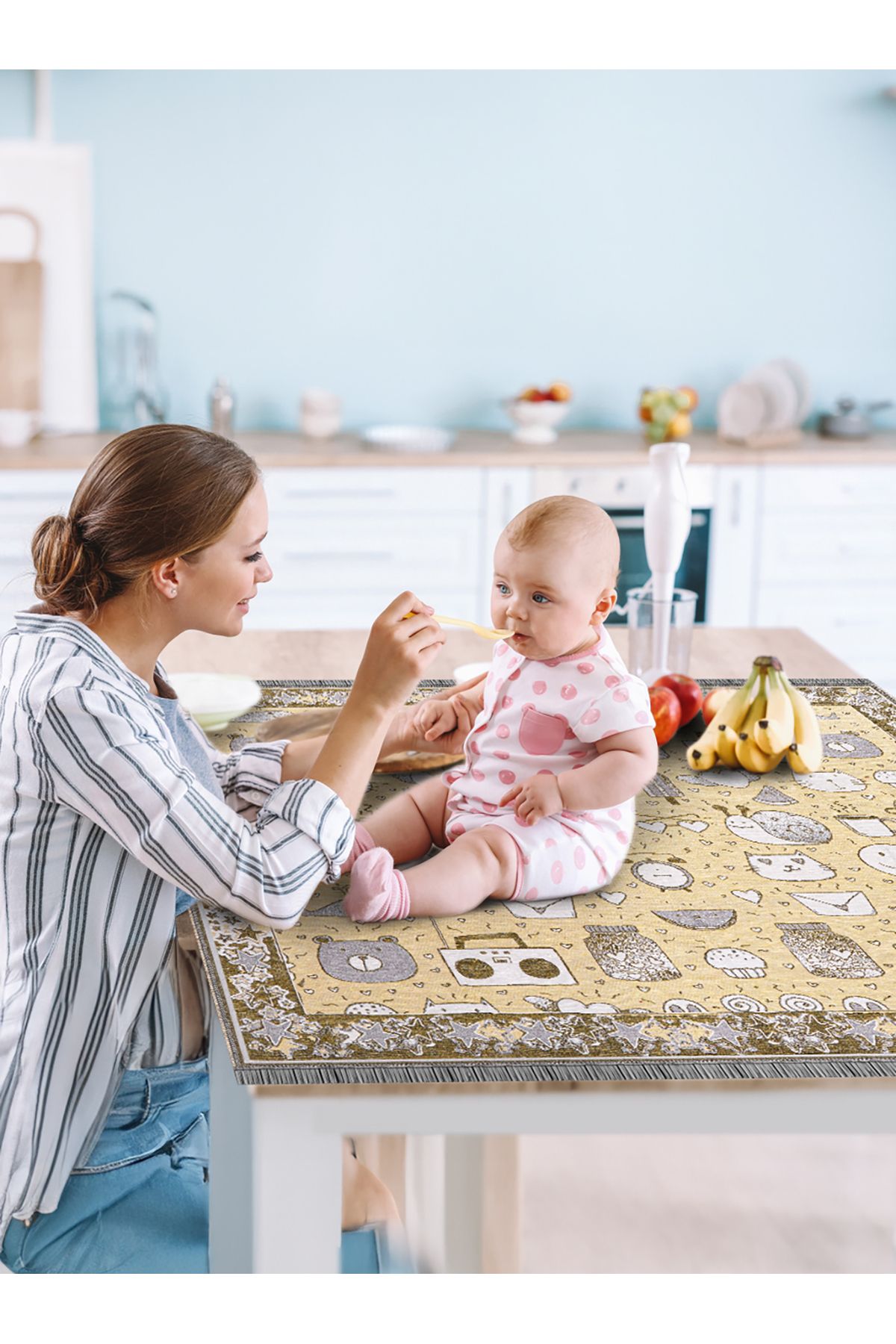 Renkli ve Eğlenceli Çocuk Yemek Örtüsü ile Yemek Zamanı Daha Keyifli