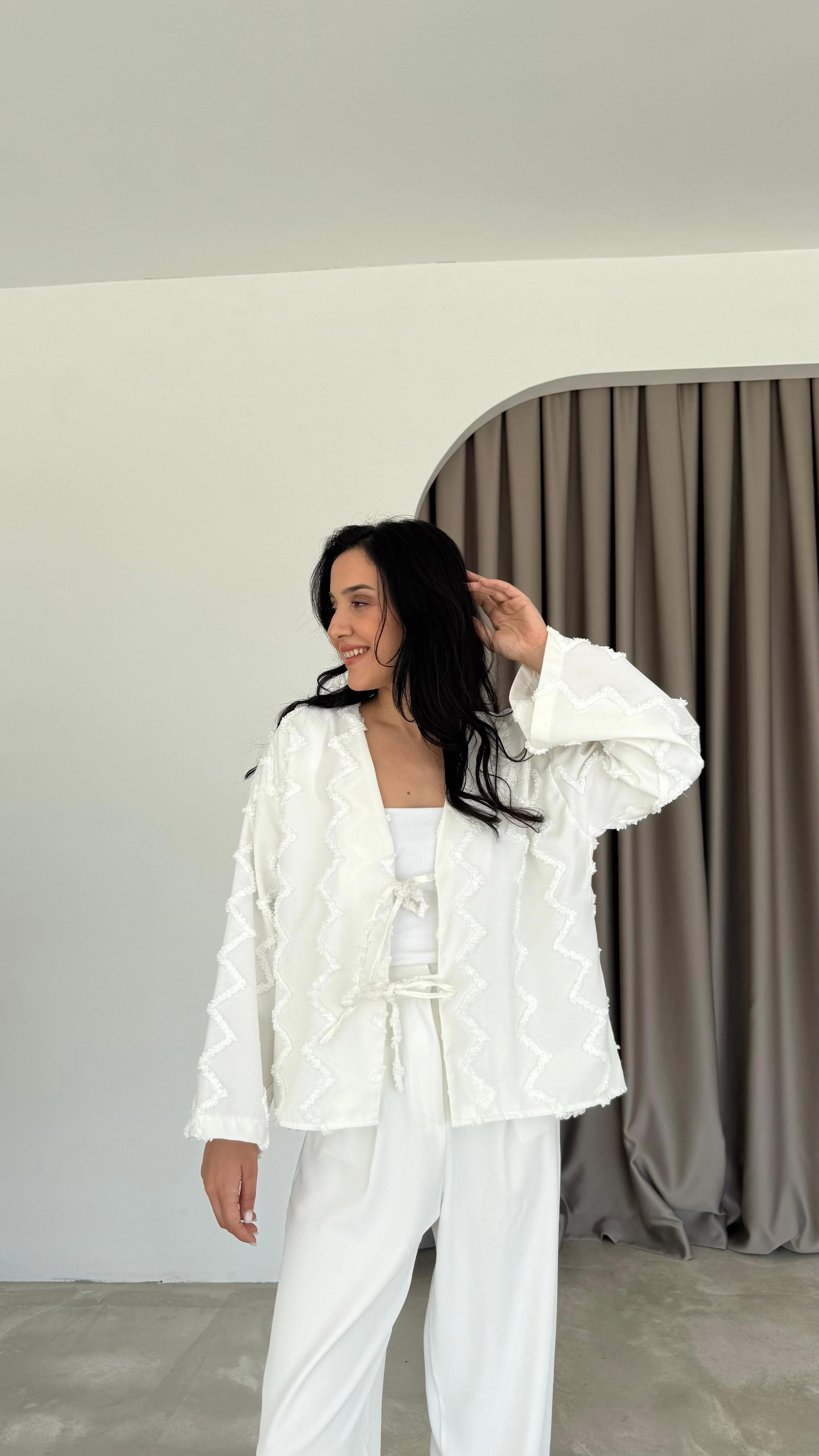 Püskül Detay Bağlamalı Gömlek (VNT7030)