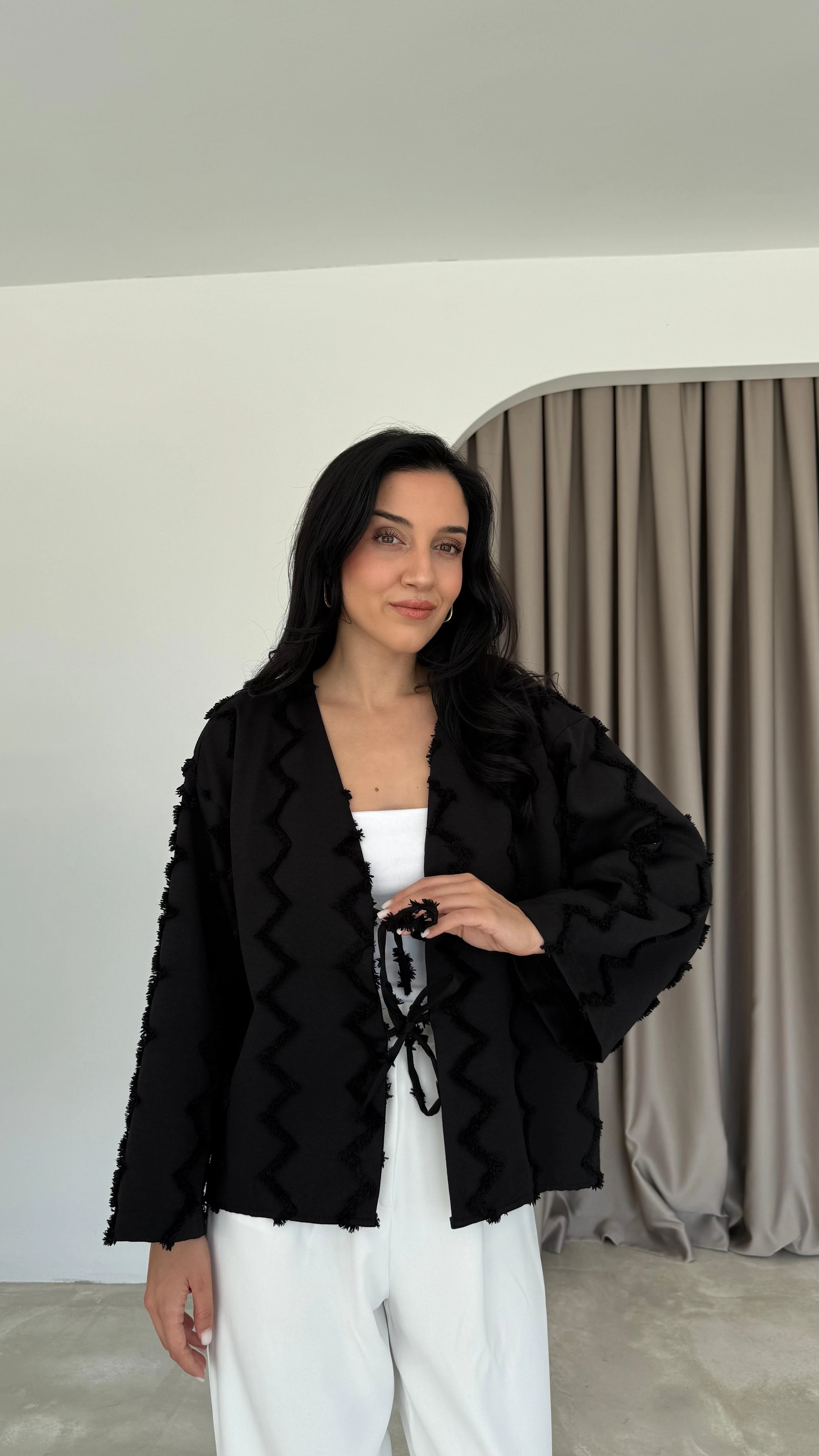 Püskül Detay Bağlamalı Gömlek (VNT7030)