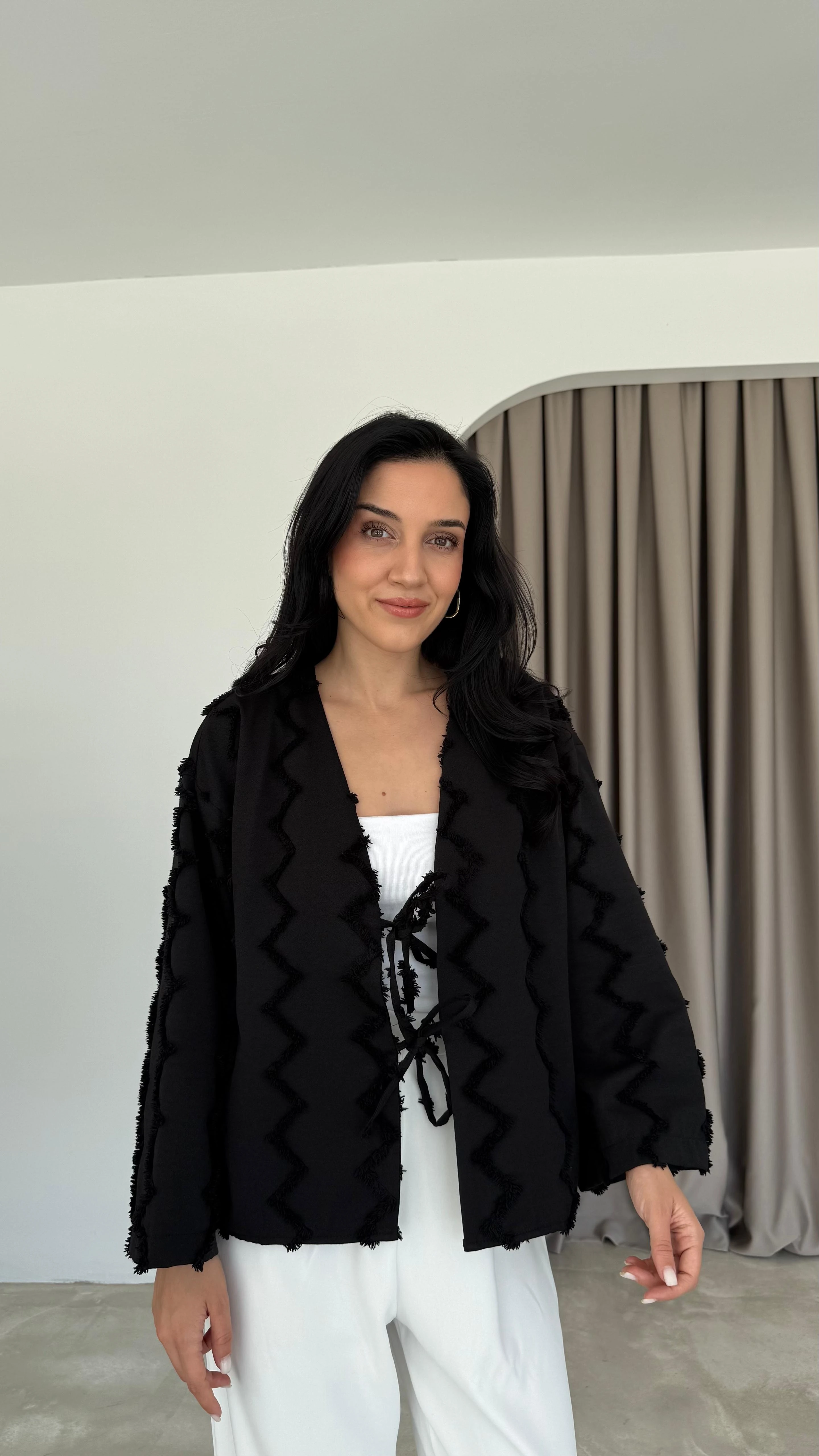 Püskül Detay Bağlamalı Gömlek (VNT7030)