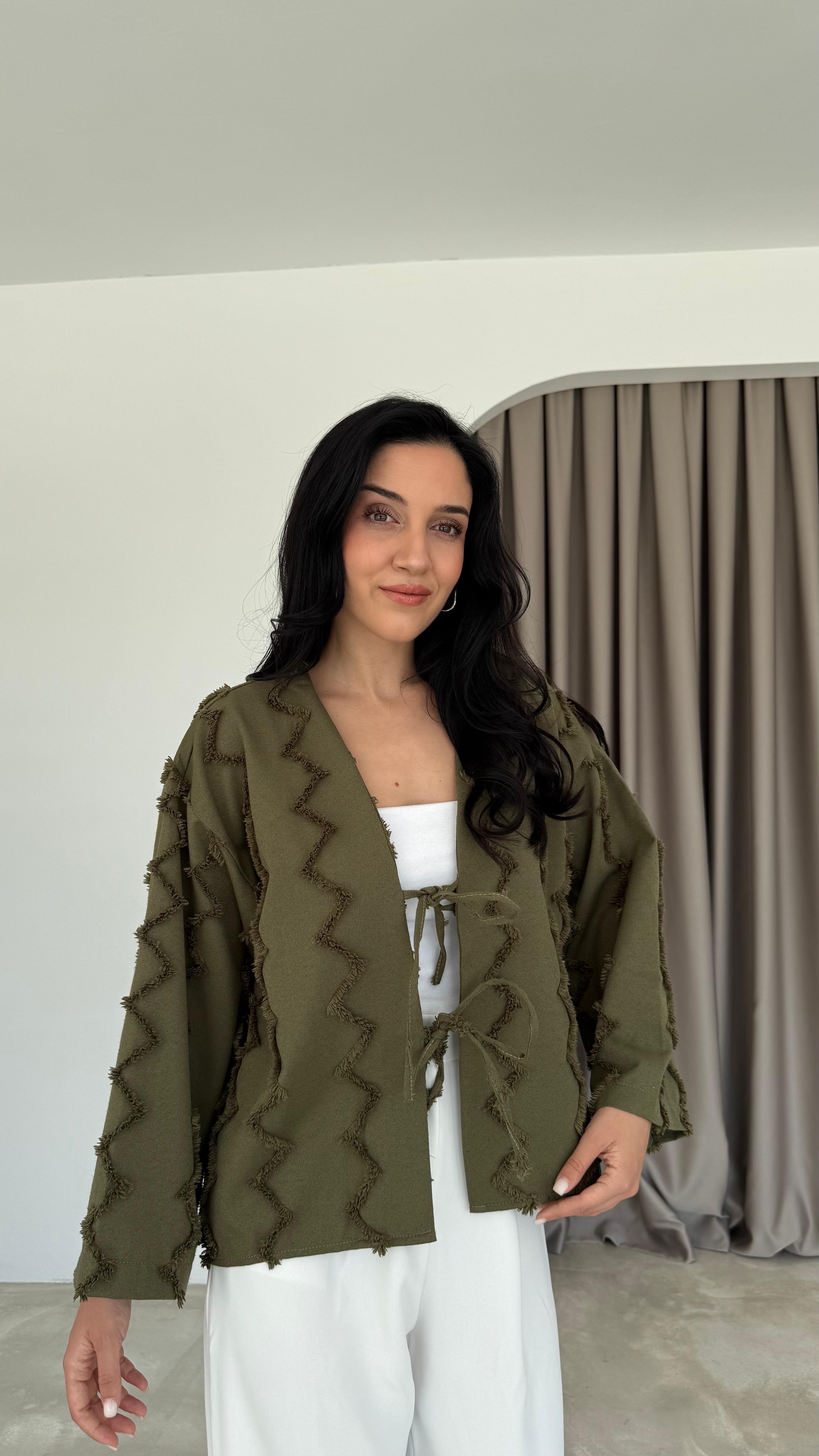 Püskül Detay Bağlamalı Gömlek (VNT7030)