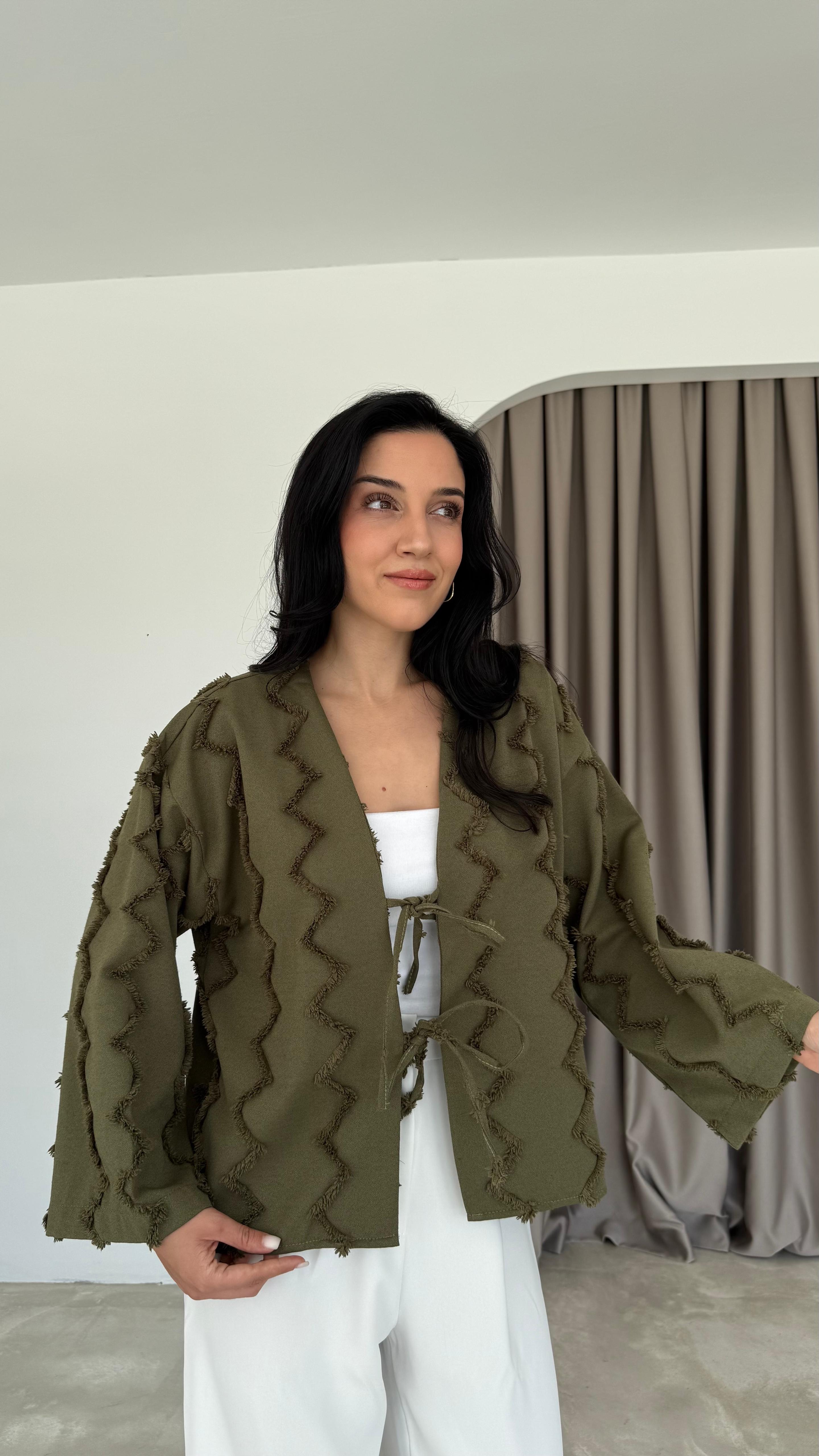 Püskül Detay Bağlamalı Gömlek (VNT7030)