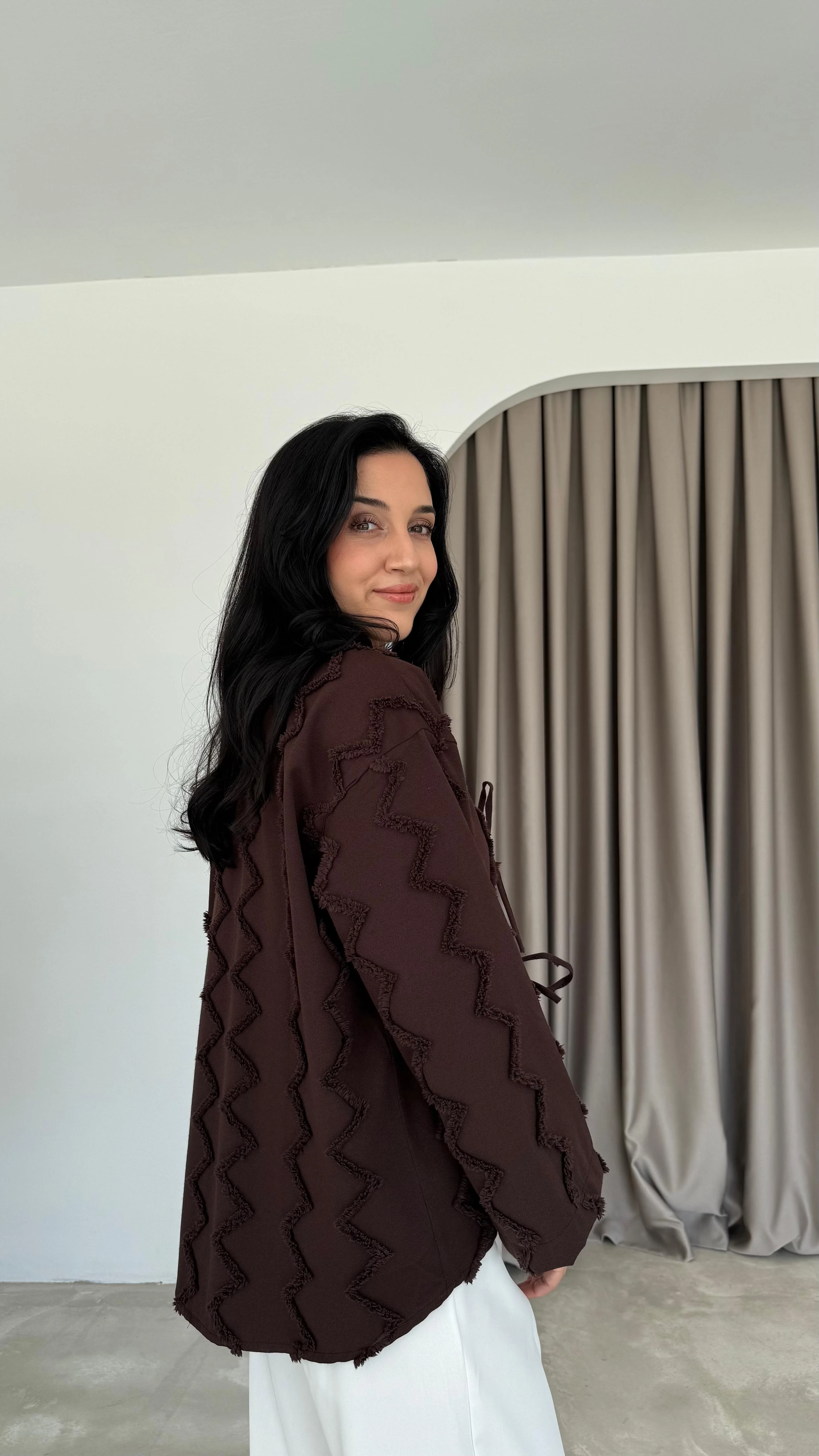 Püskül Detay Bağlamalı Gömlek (VNT7030)