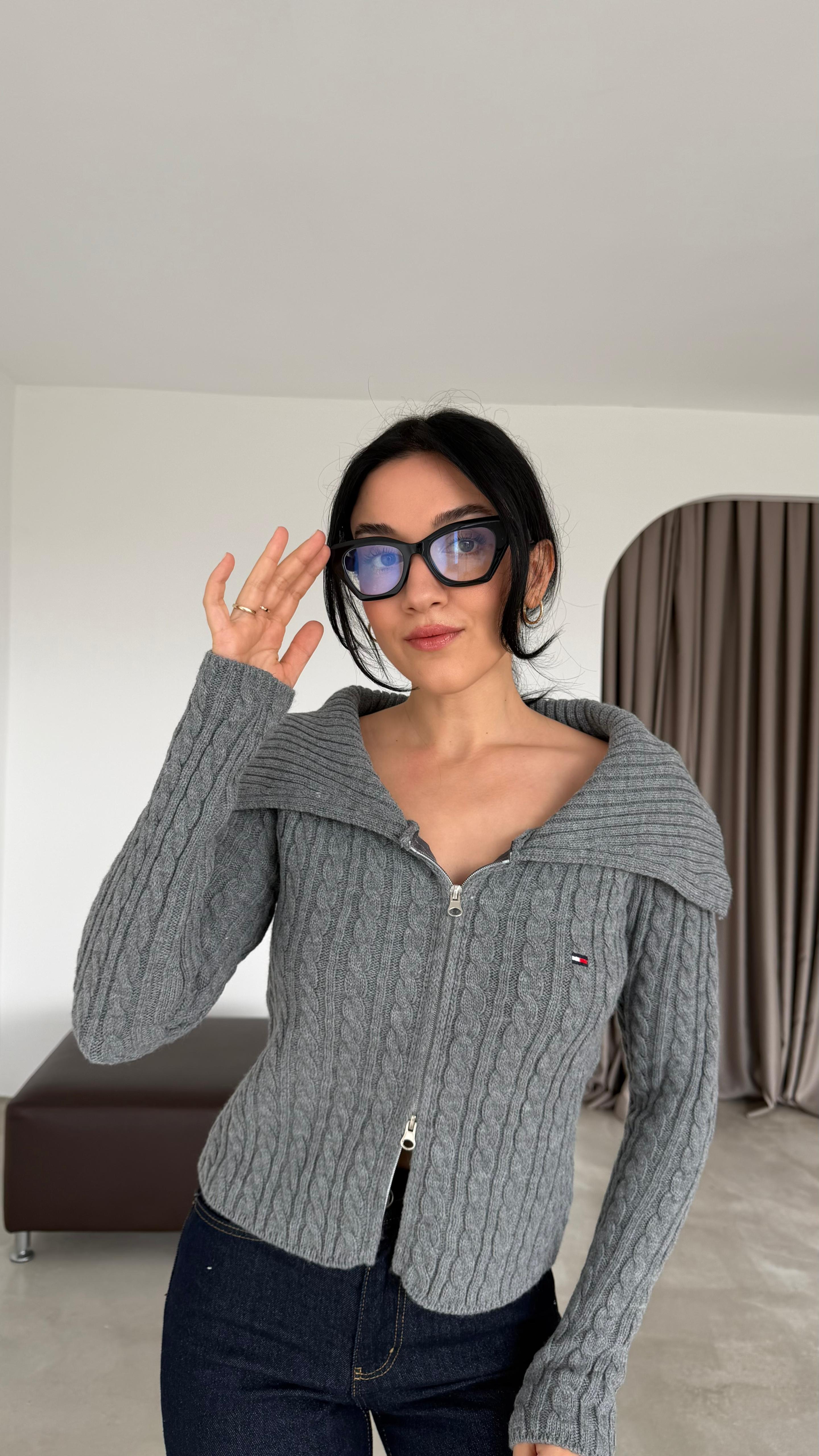 Orijinal Marka Etiketli Saç Örgülü Hırka - Gri