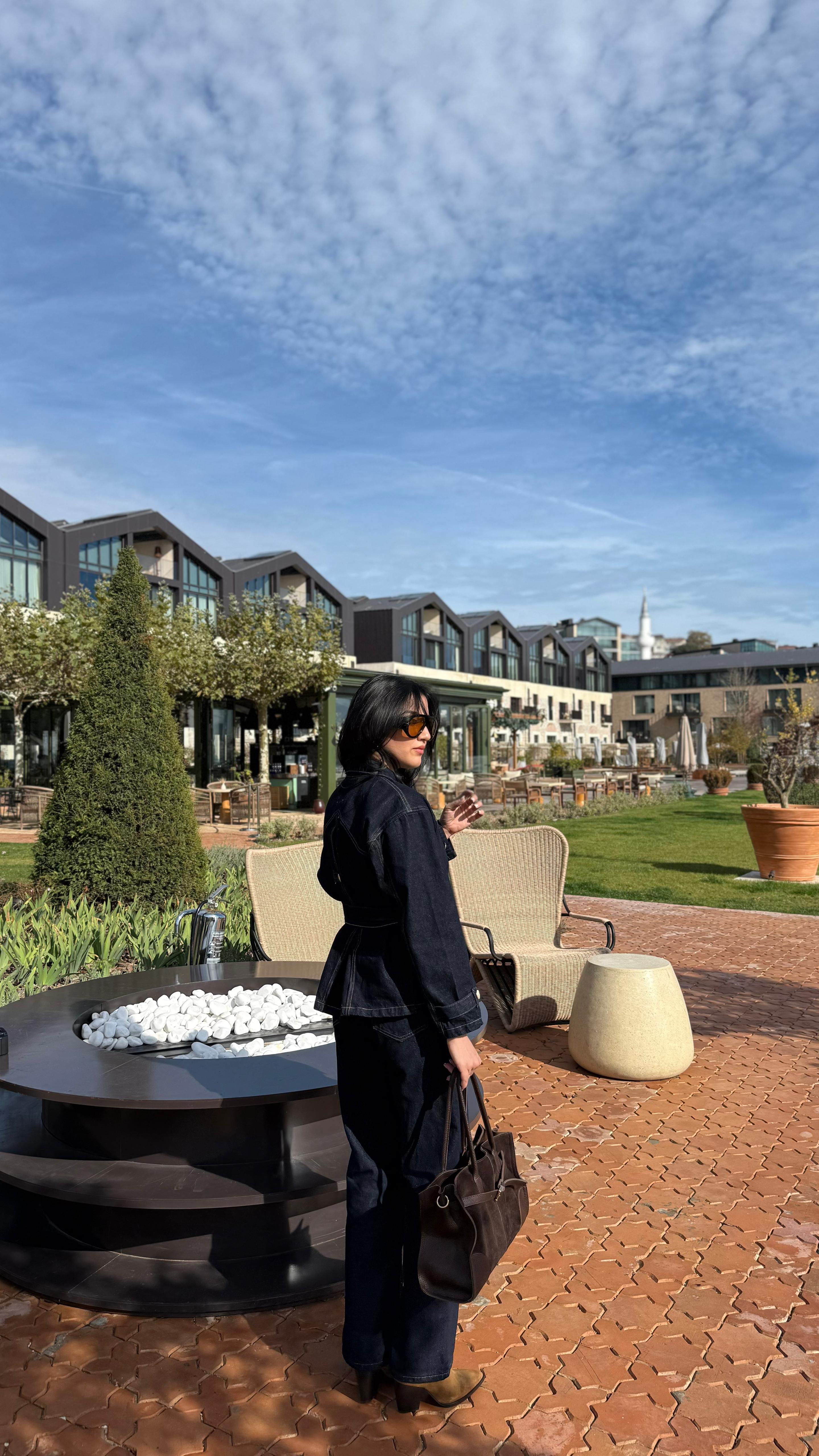 Gold Düğme Detaylı Kuşaklı Takım