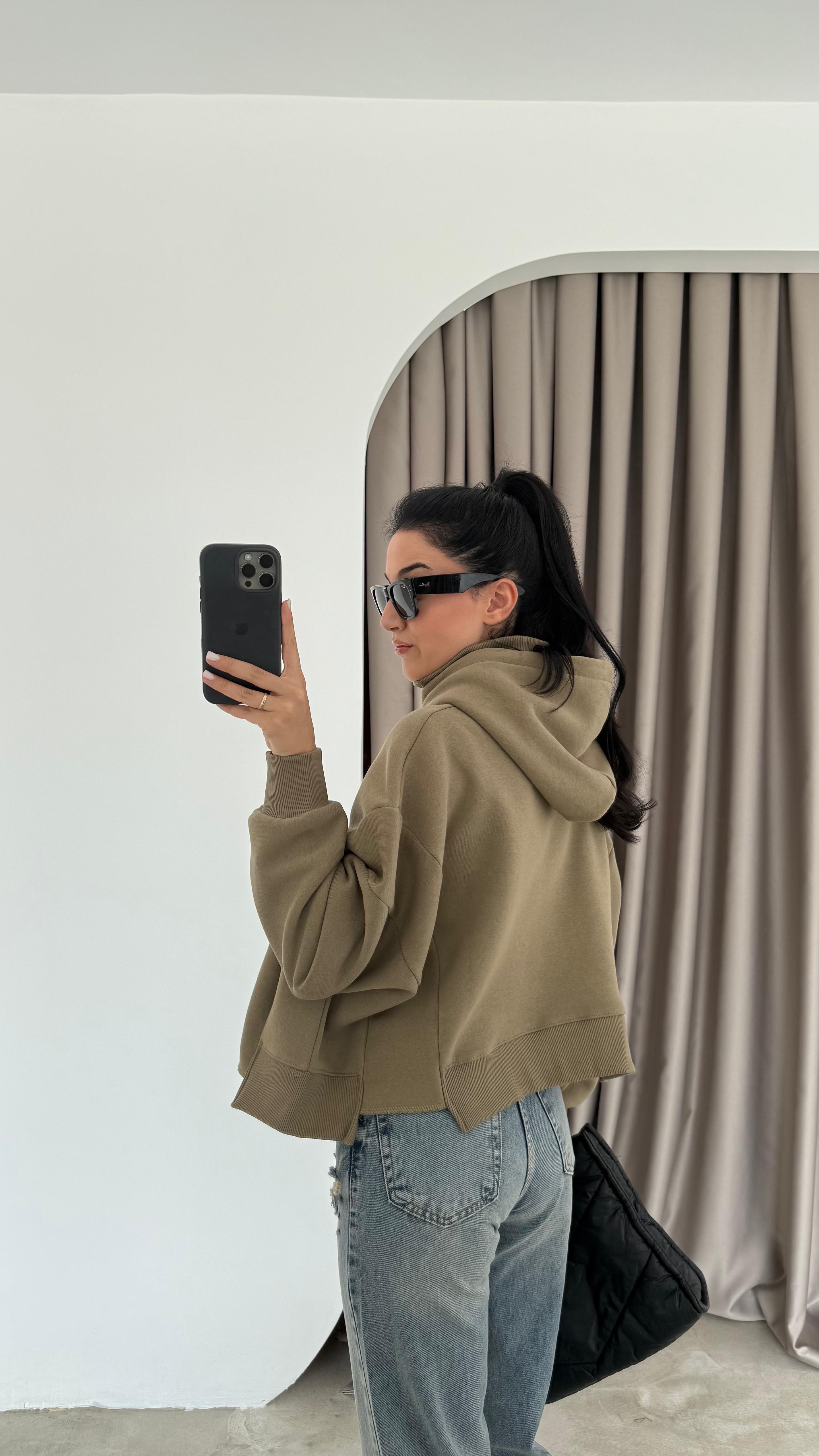 Dik Yaka Detaylı Önü Baskılı Kapüşonlu Sweatshirt (VNT00814)